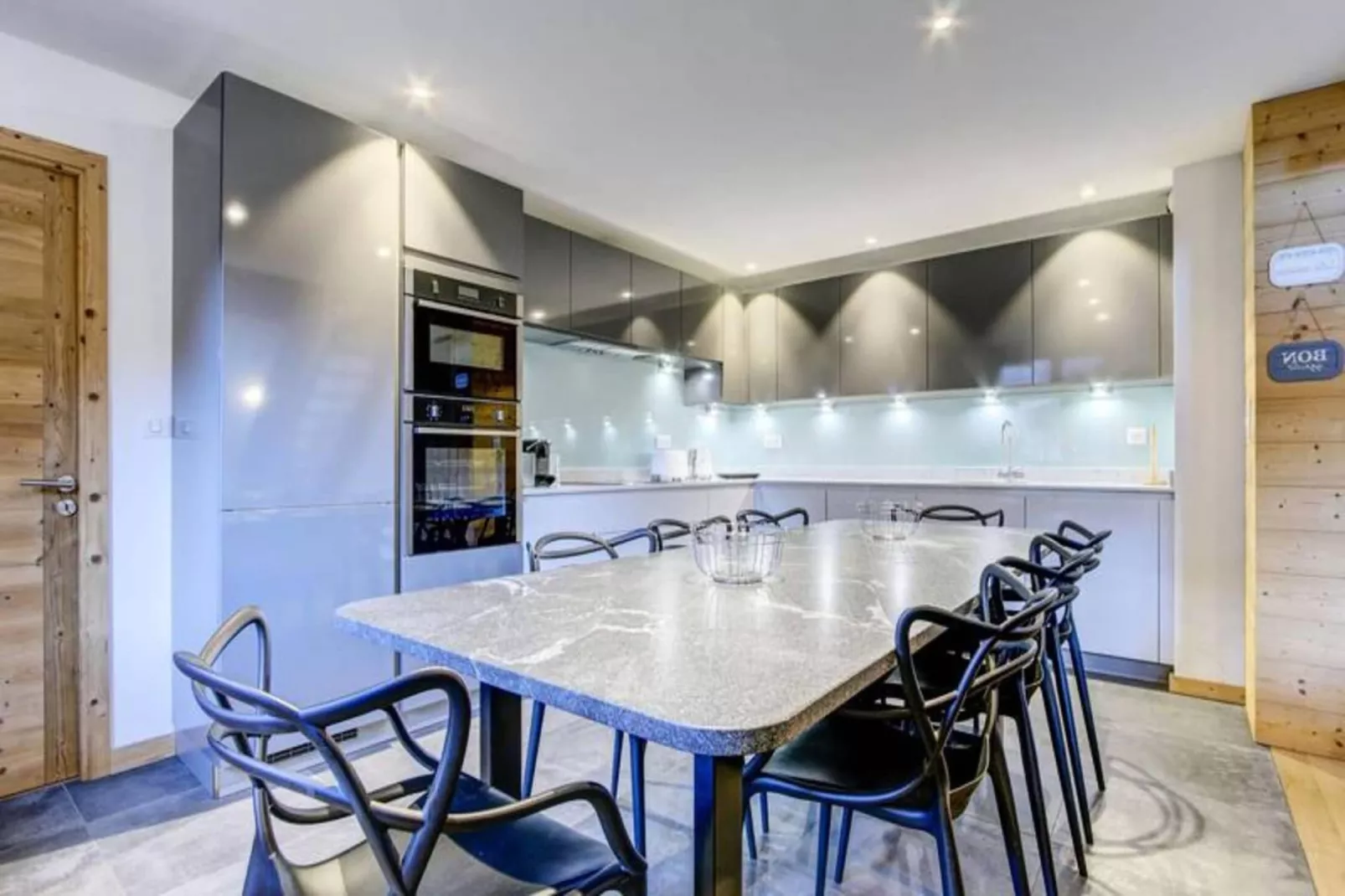 Résidence Jeanette-Buitenkant zomer