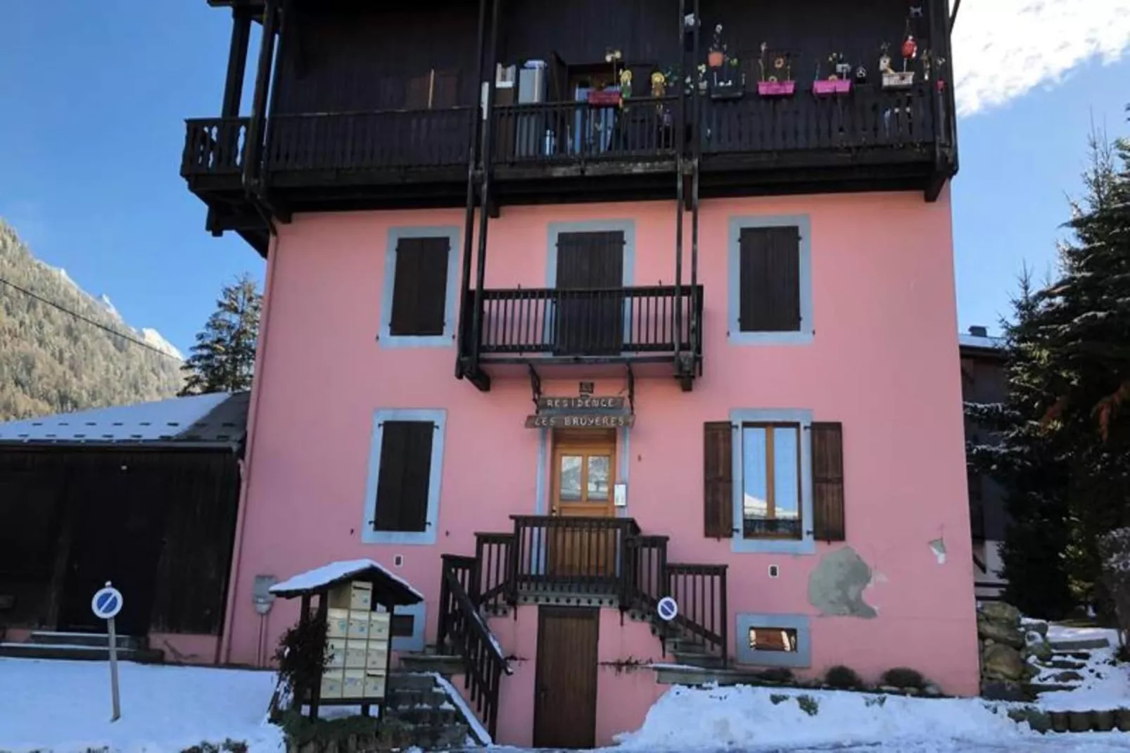 Résidence Les Bruyeres-Buitenkant zomer