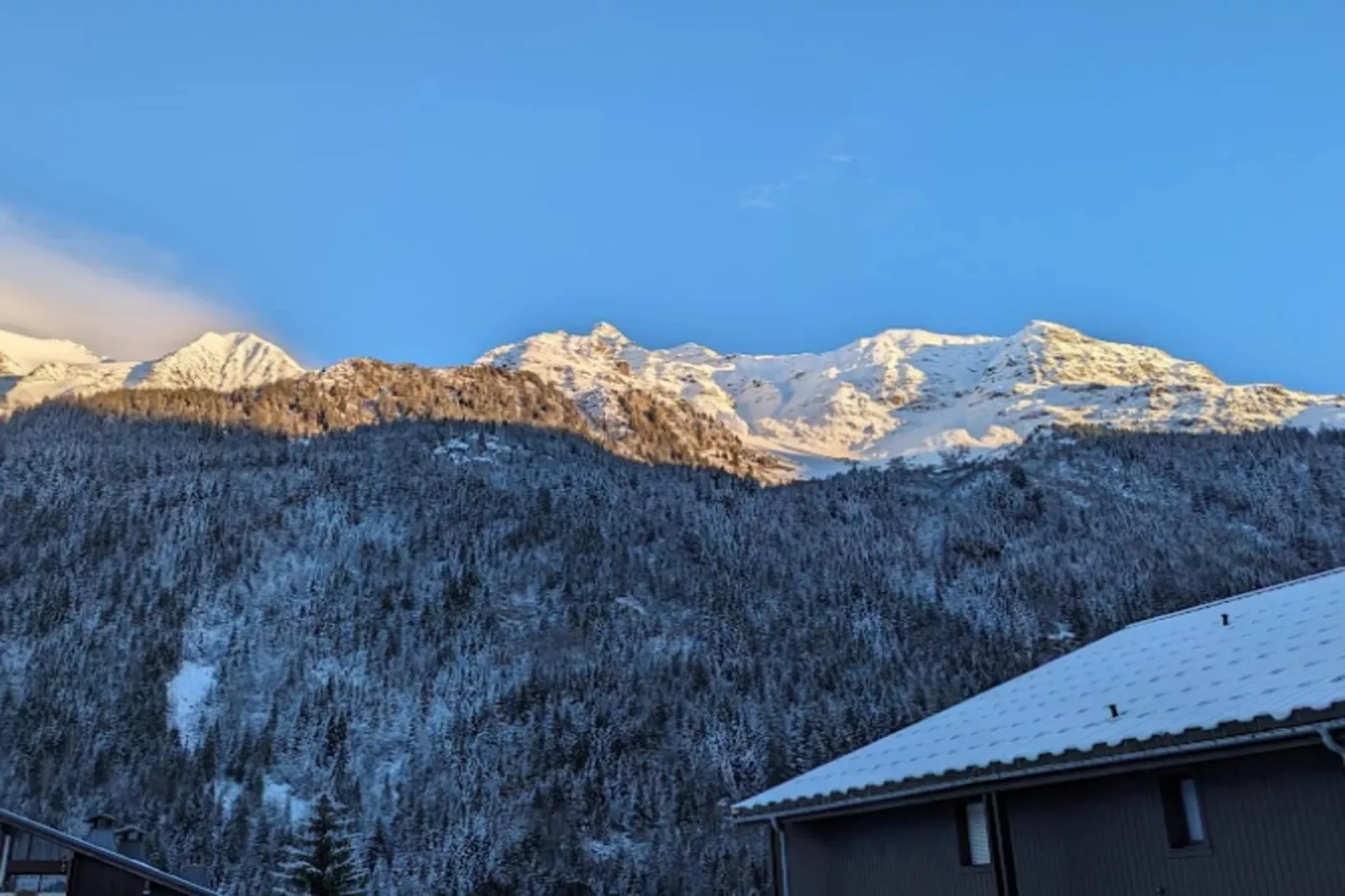 Résidence Combettes-Buitenkant zomer