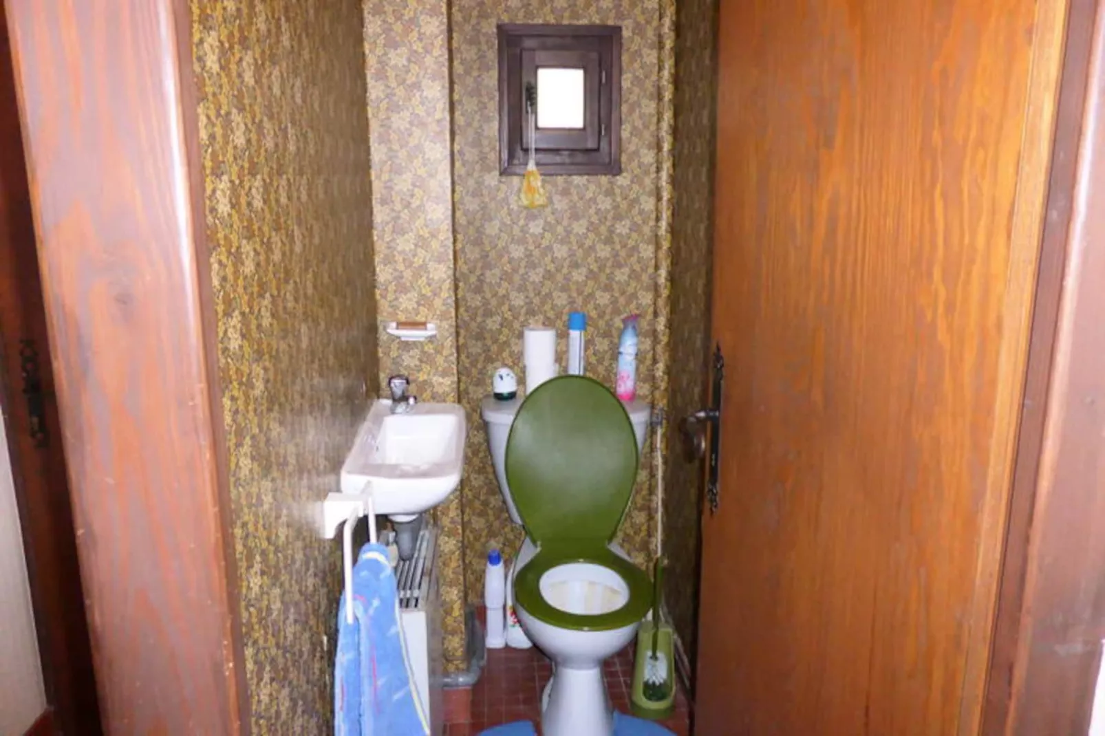 Chalet Santa Claus-Image-tags.