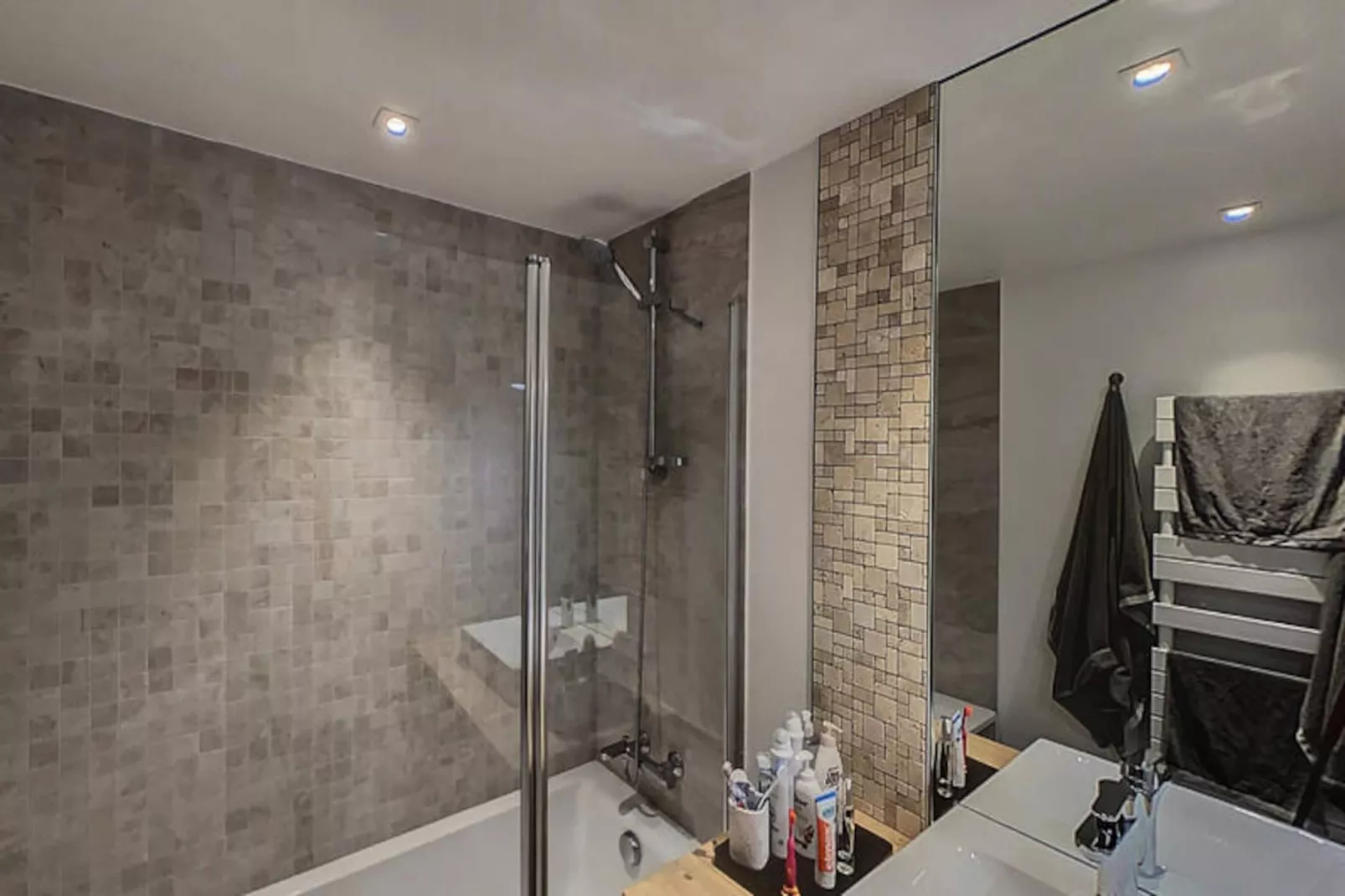 Appartements à Les Carroz-d'Arâches-Image-tags.