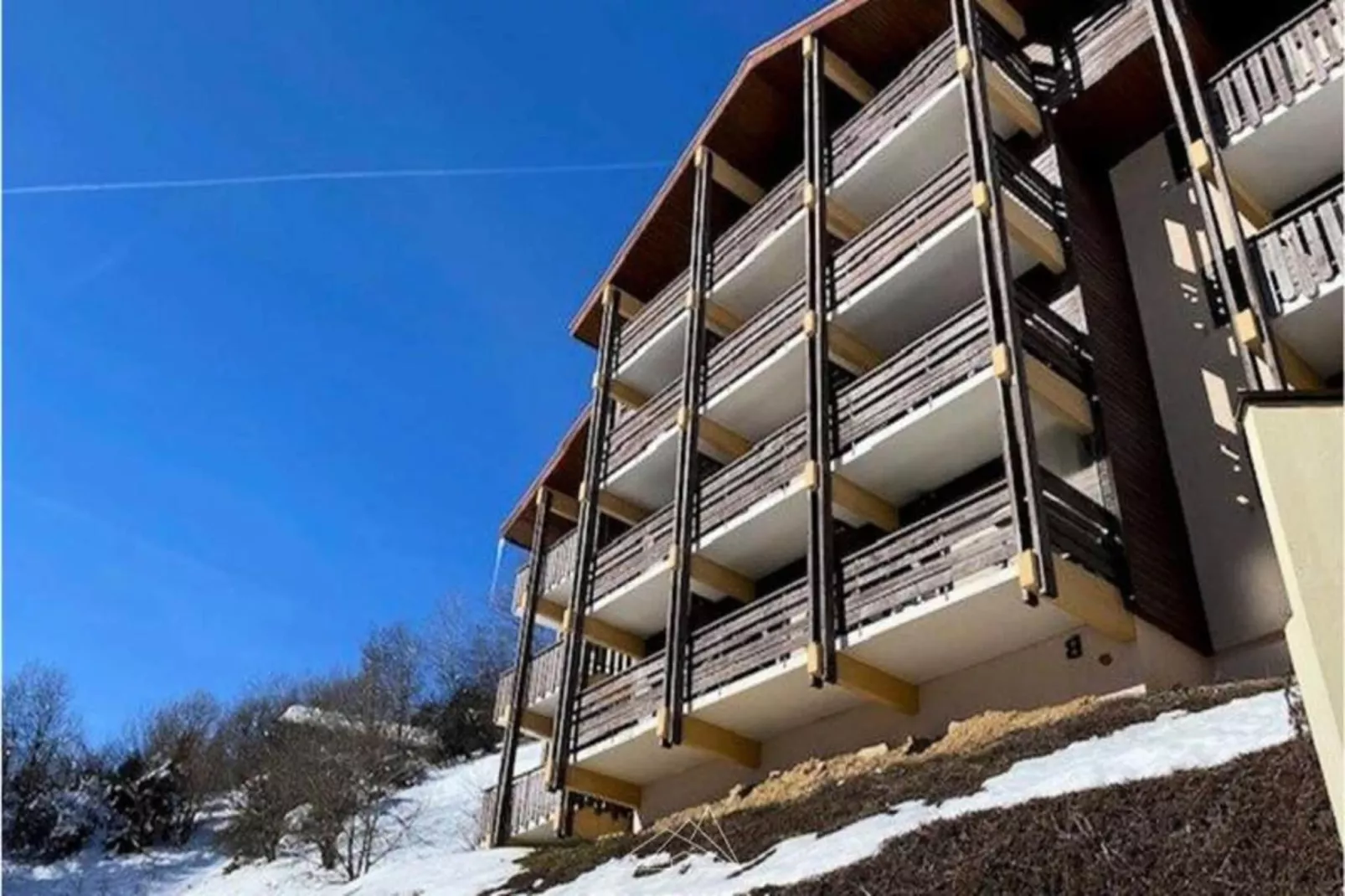 Résidence Millepertuis B-Buitenkant zomer