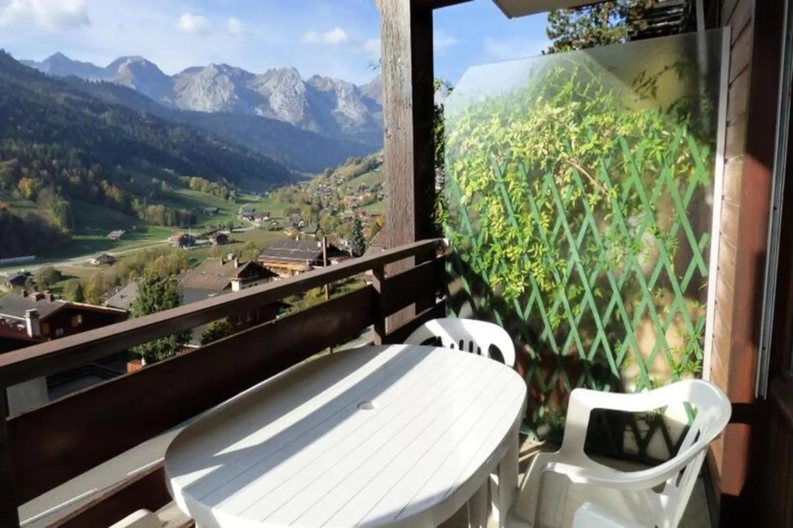 Résidence Valerianne-Buitenkant zomer