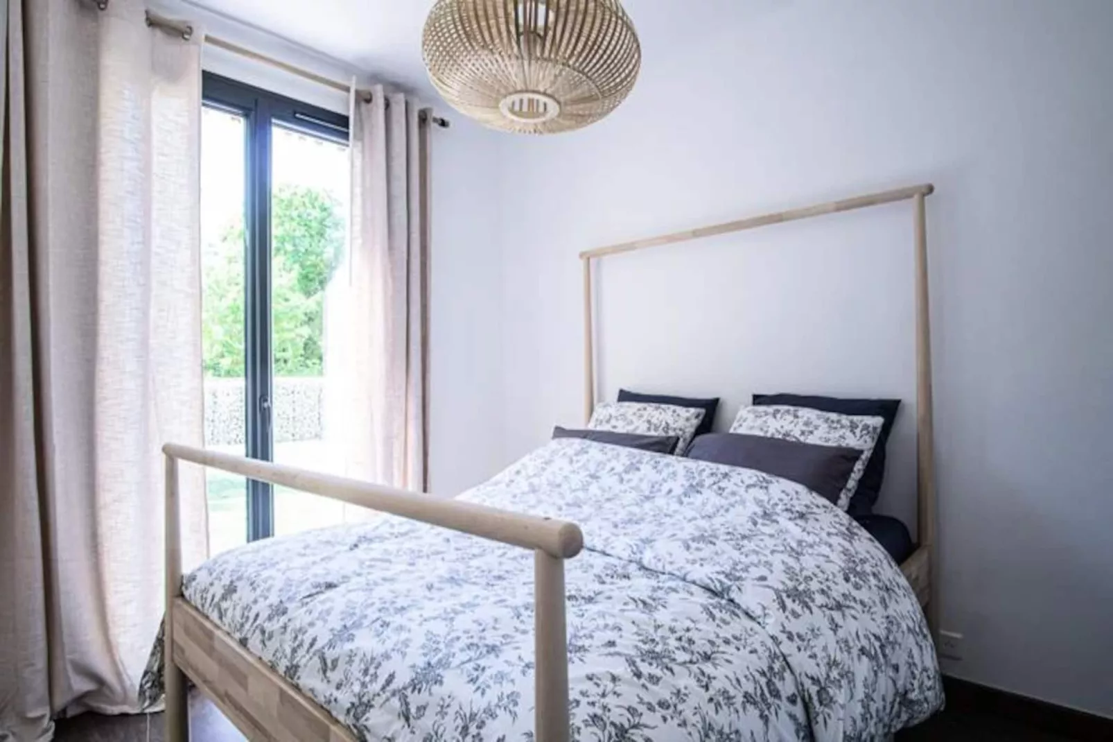 Maison Id&eacute;ale Pour Les Familles Avec Piscine Priv&eacute;e - Fontaine-de-vaucluse-Image-tags.