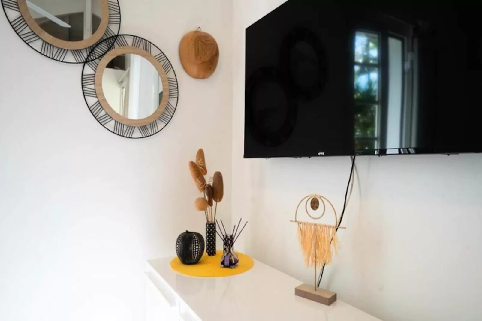 Bungalow Monarque-Image-tags.