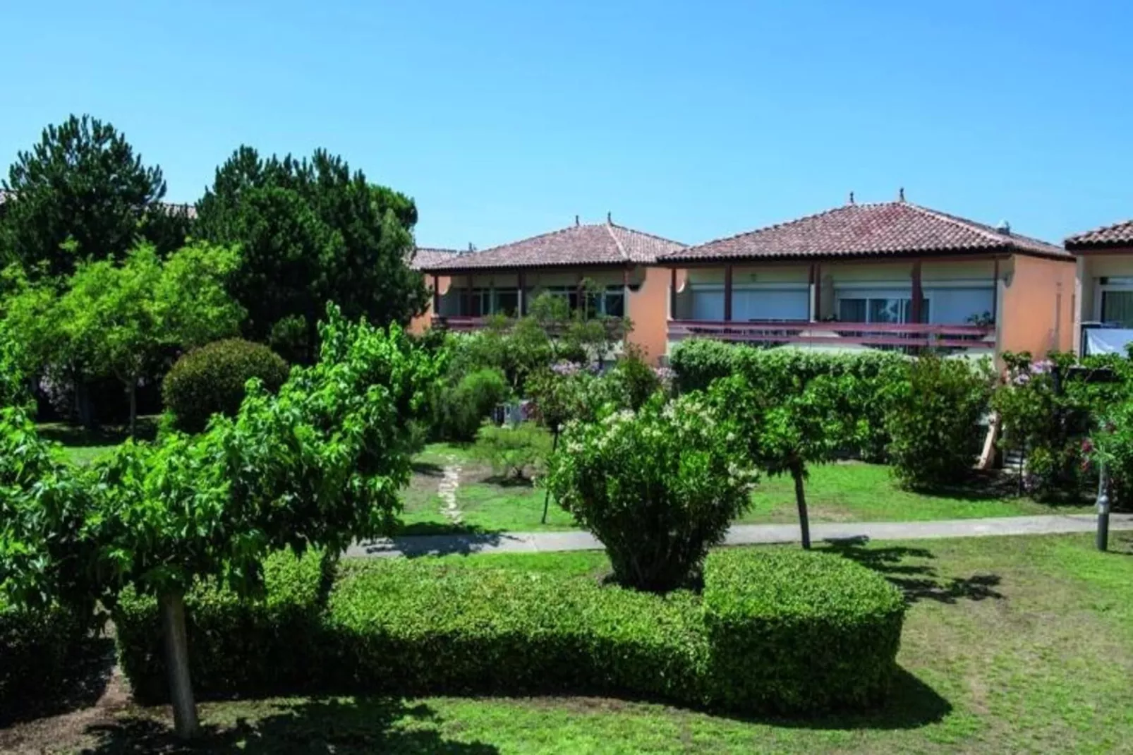 SOWELL Résidences Les Sablons***-Buitenkant zomer