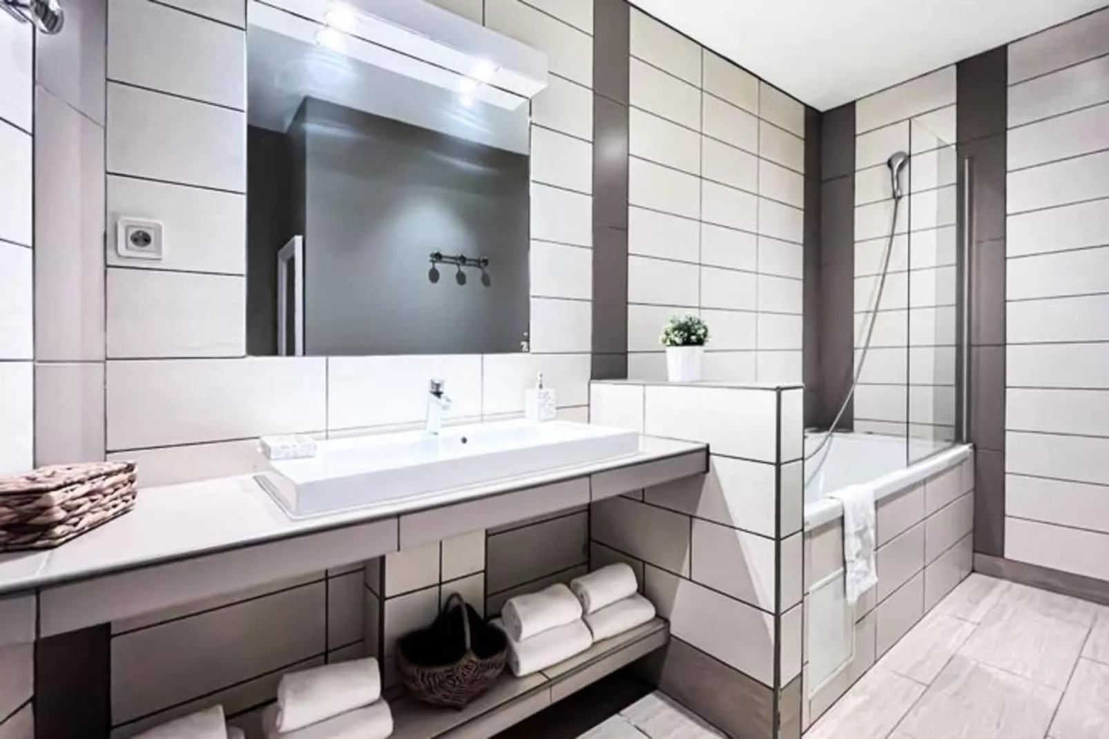 Charmant Appartement Pour 4 Dans Le Centre Ville De Bordeaux - Badkamer