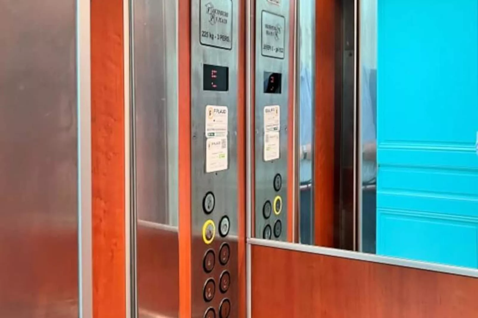 Bel Appartement Dans Un Immeuble Historique Proche Des All&eacute;es De Tourny-Image-tags.