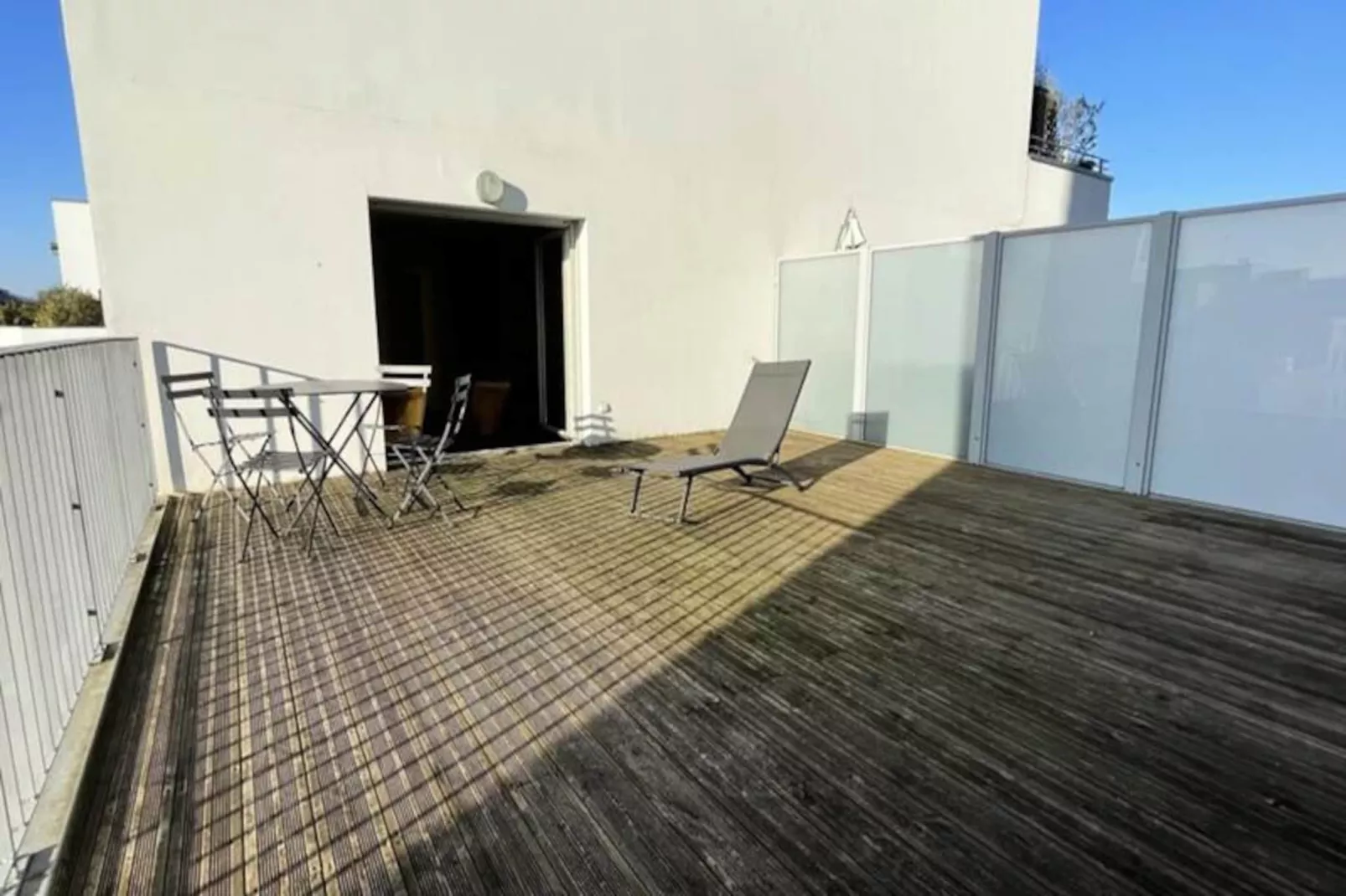 Spacieux Appartement Remarquablement Lumineux Avec Parking &agrave; La Cit&eacute; Du Vin-Image-tags.