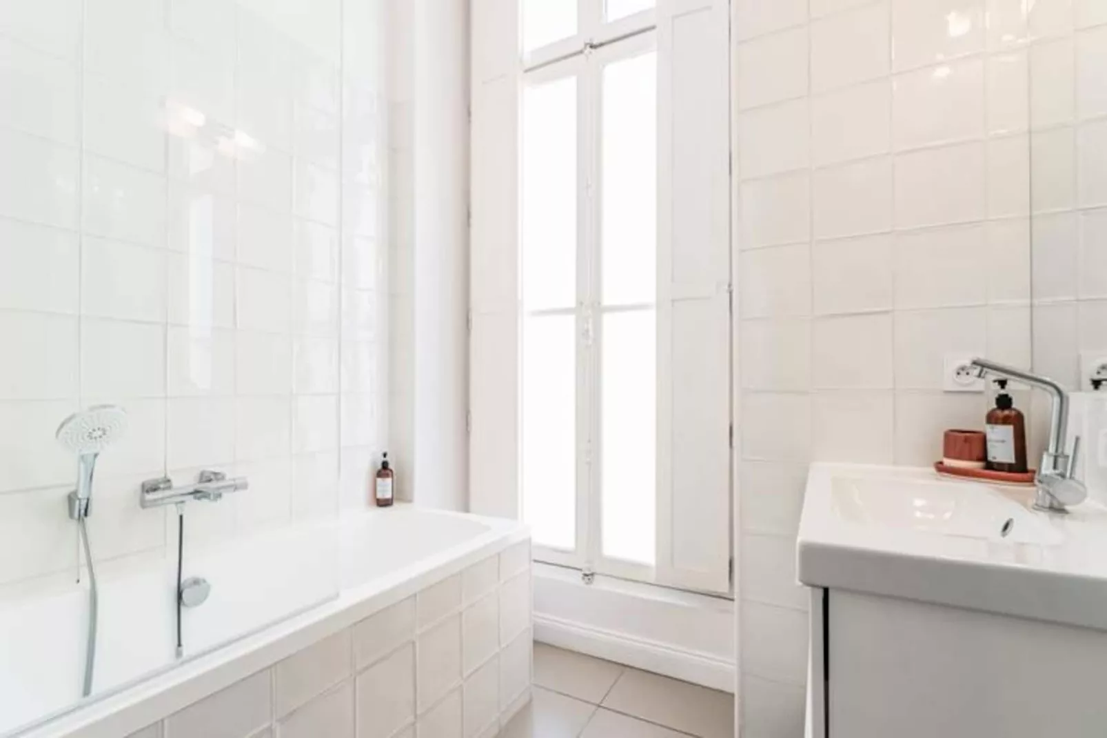 Appartement Exceptionnelle Et Moderne Aux Portes Du Jardin Public Pour 6-Image-tags.