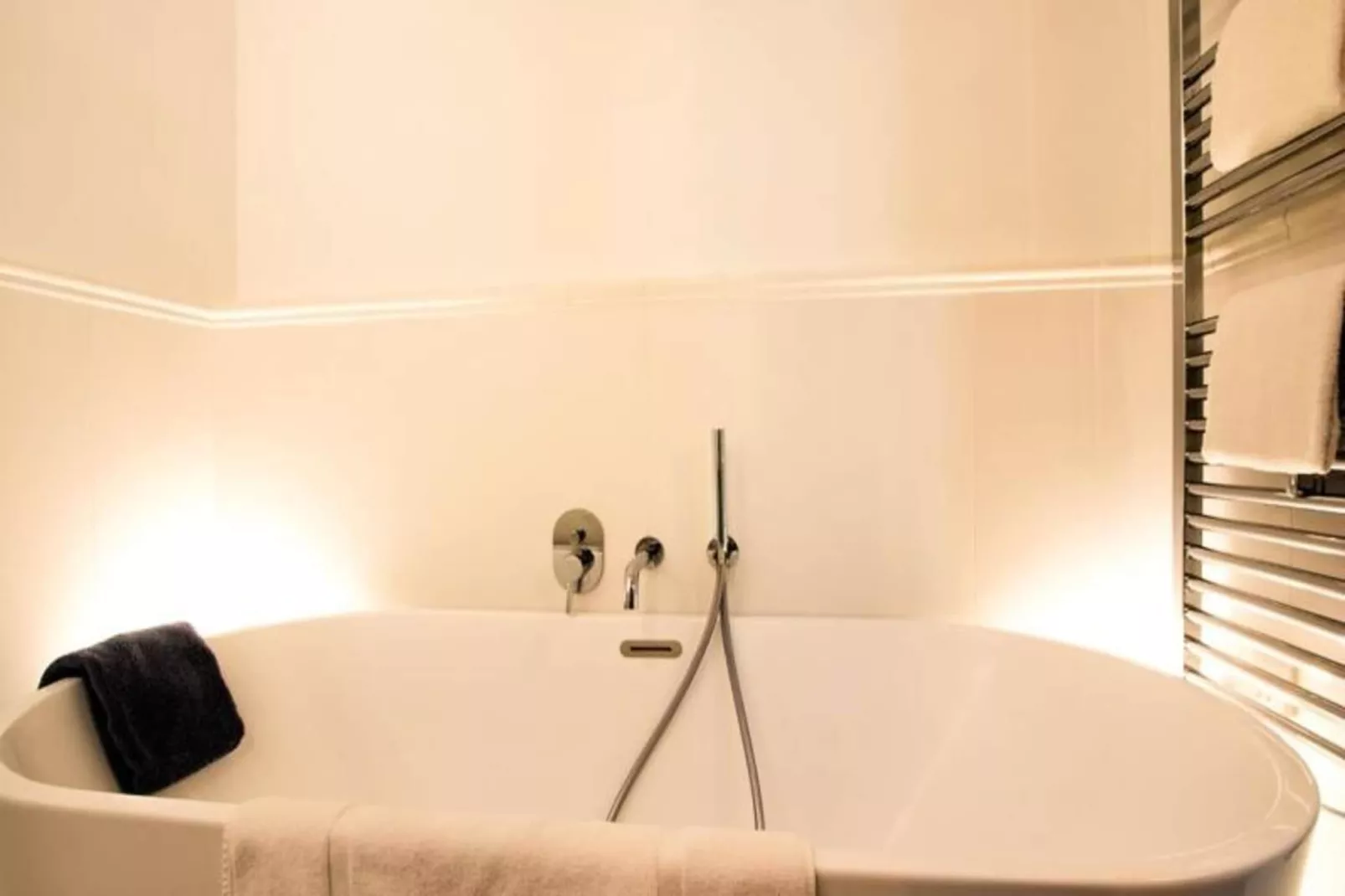 Appartement De Haut Standing Pour 6 Situ&eacute; Au Coeur Du Centre Historique-Badkamer