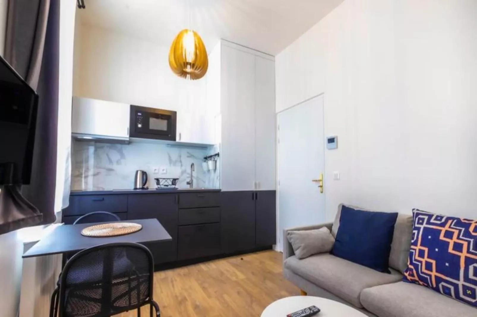 Bel Appartement Parfaitement R&eacute;nov&eacute; Pour 2, Face &agrave; La Gare Saint-jean-Keuken