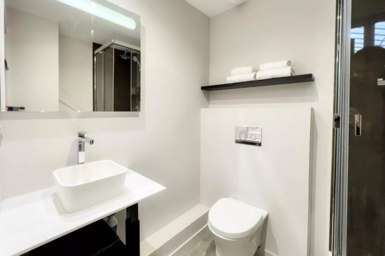 Magnifique Appartement 2 Chambres Avec Vue Sur La Garonne-Buitenkant zomer