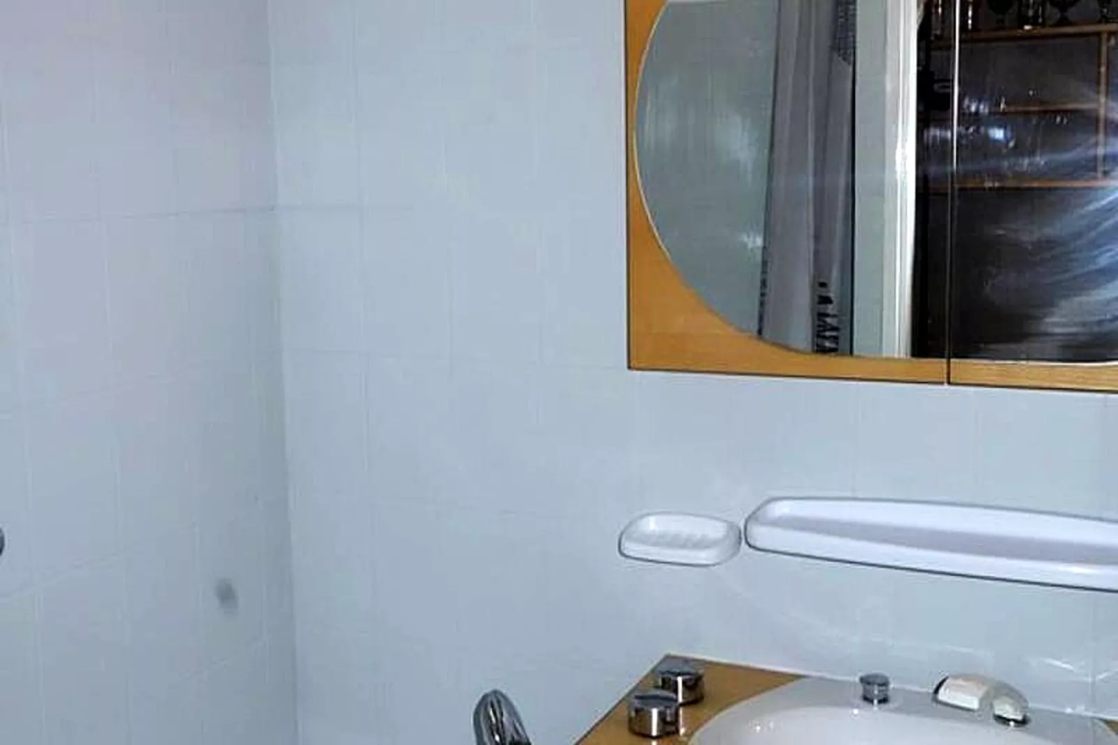 Résidence Menandiere-Badkamer