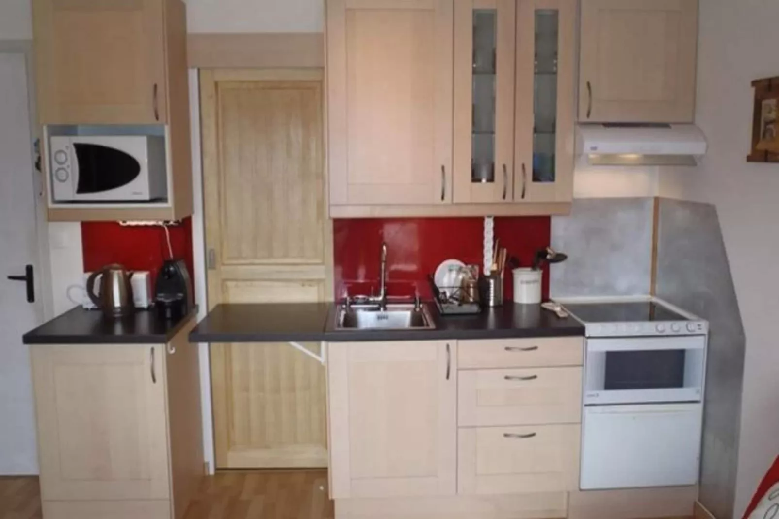 Résidence Choucas-Buitenkant zomer