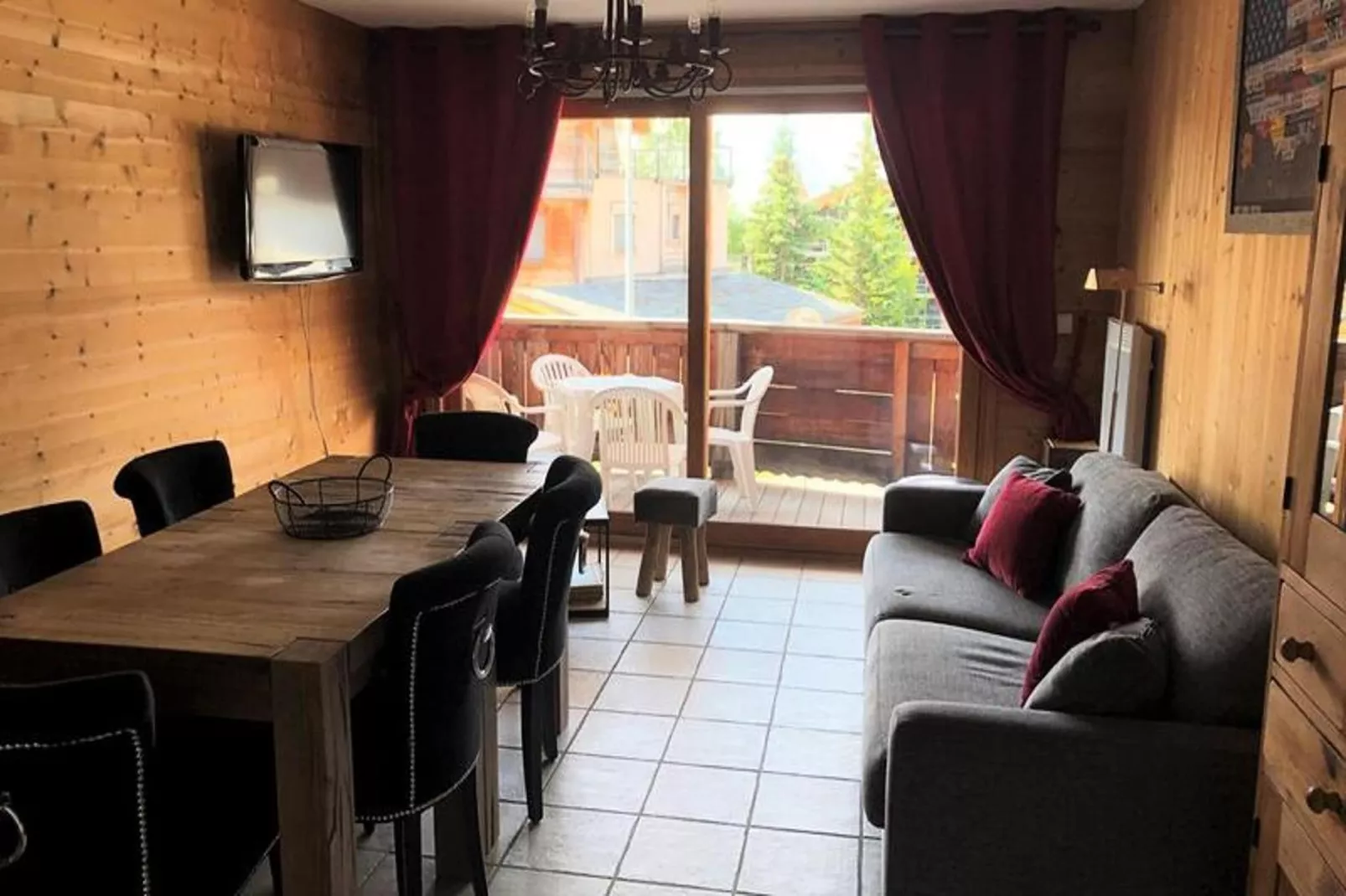 Chalet Alpina-Eetkamer