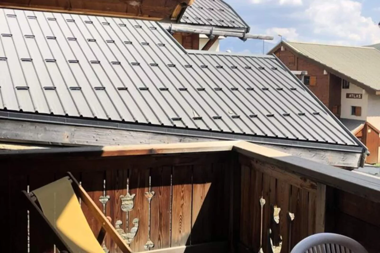 Chalet Alpina-Image-tags.