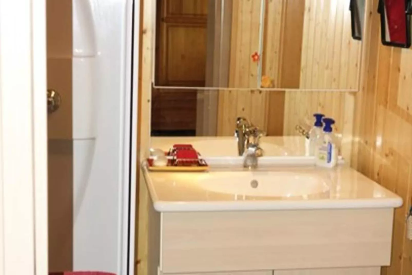 Résidence Paradis B-Badkamer