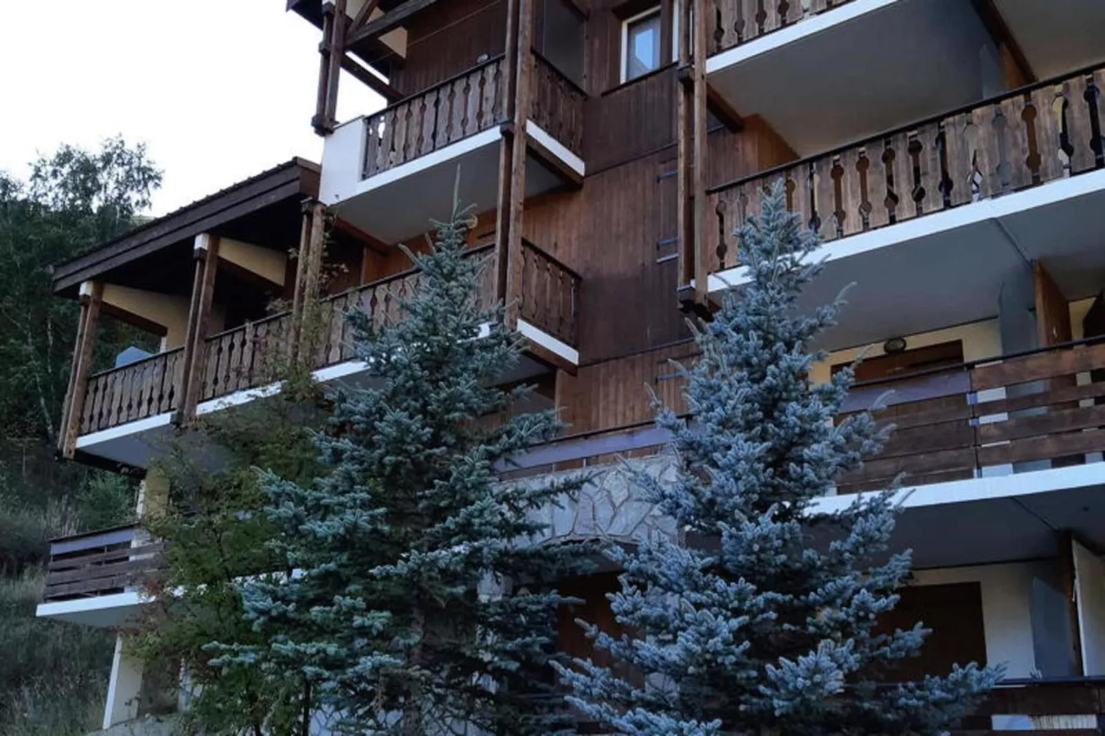 Résidence Ecrins 7-Buitenkant zomer