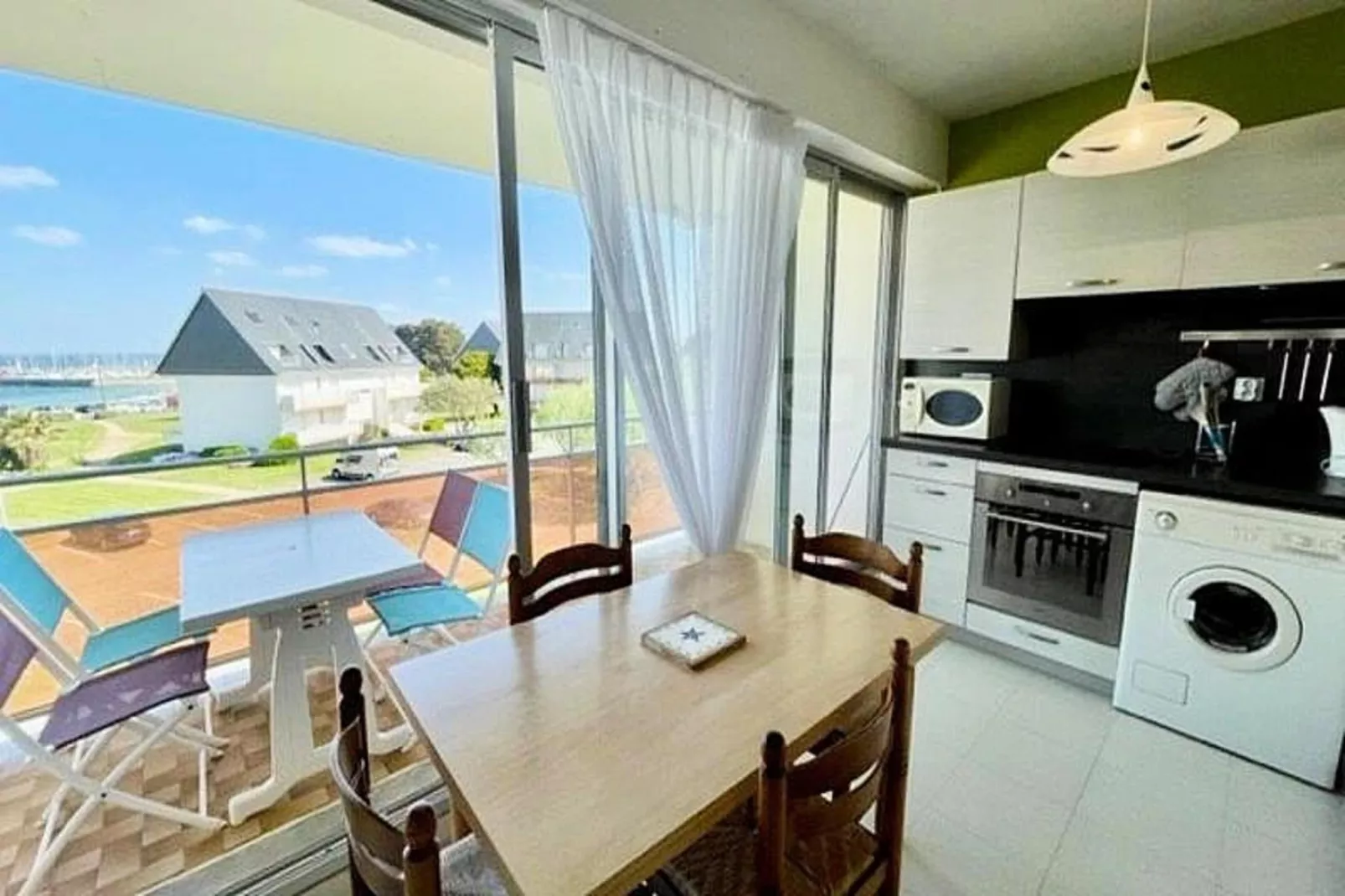 Résidence Adal D'arvor-Eetkamer