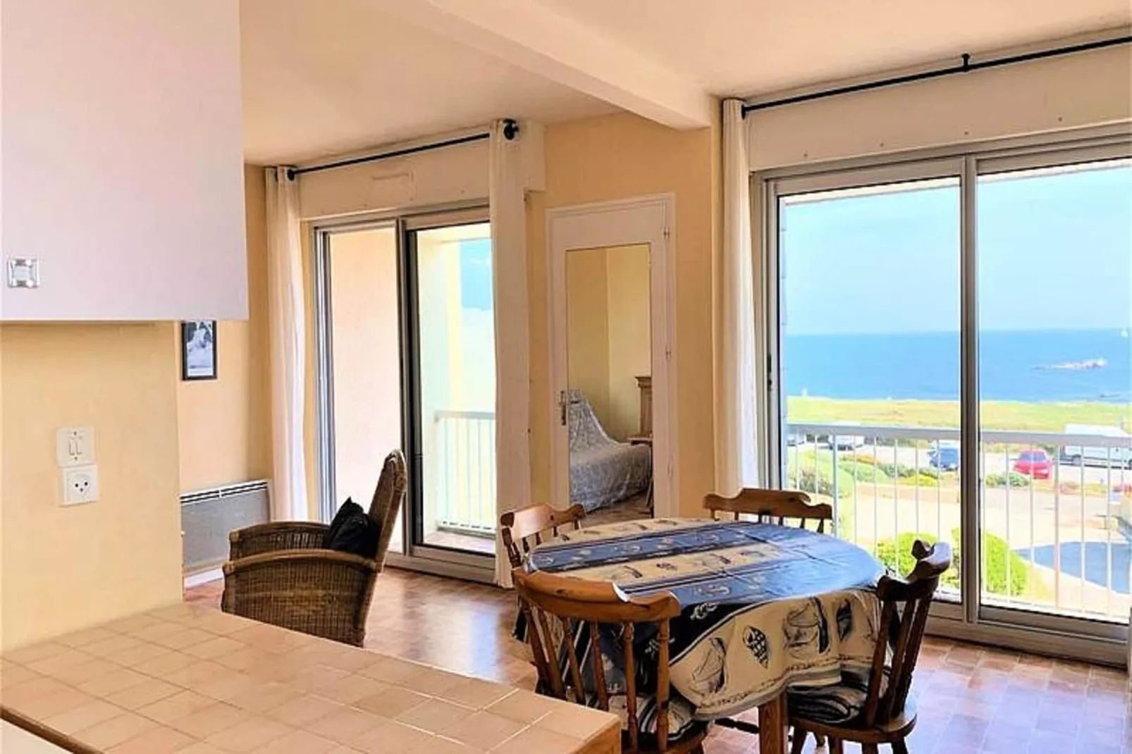 Résidence Les Birvideaux-Eetkamer