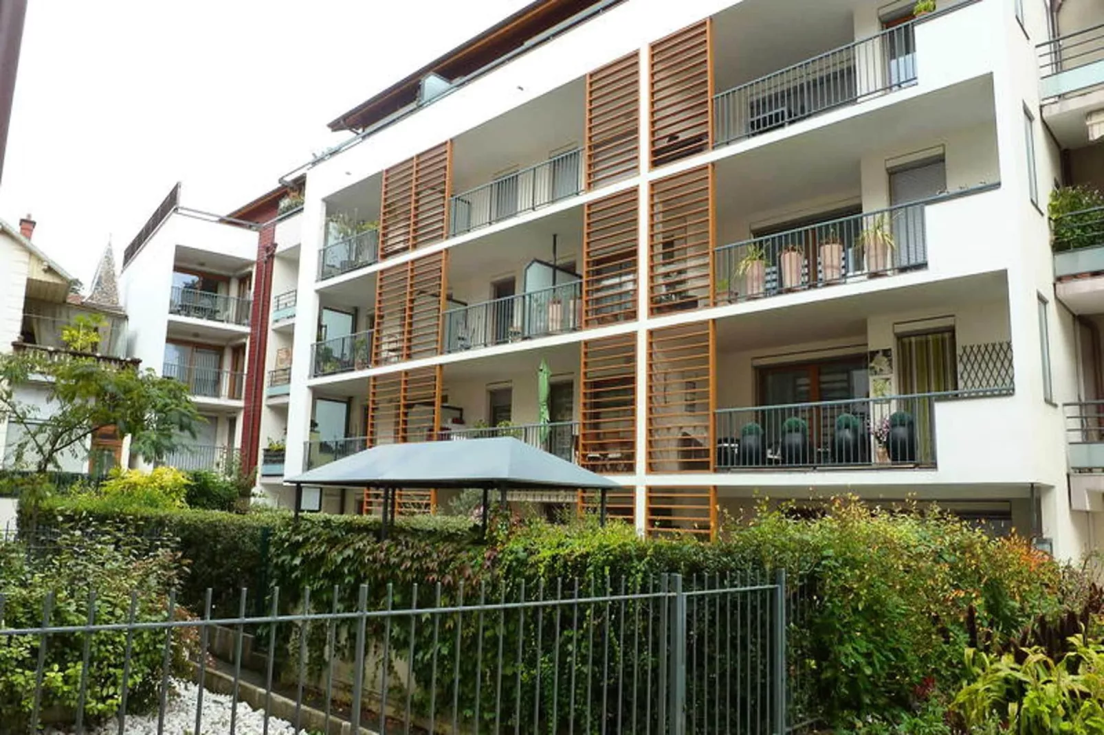 Residence L'albizia-Buitenkant zomer