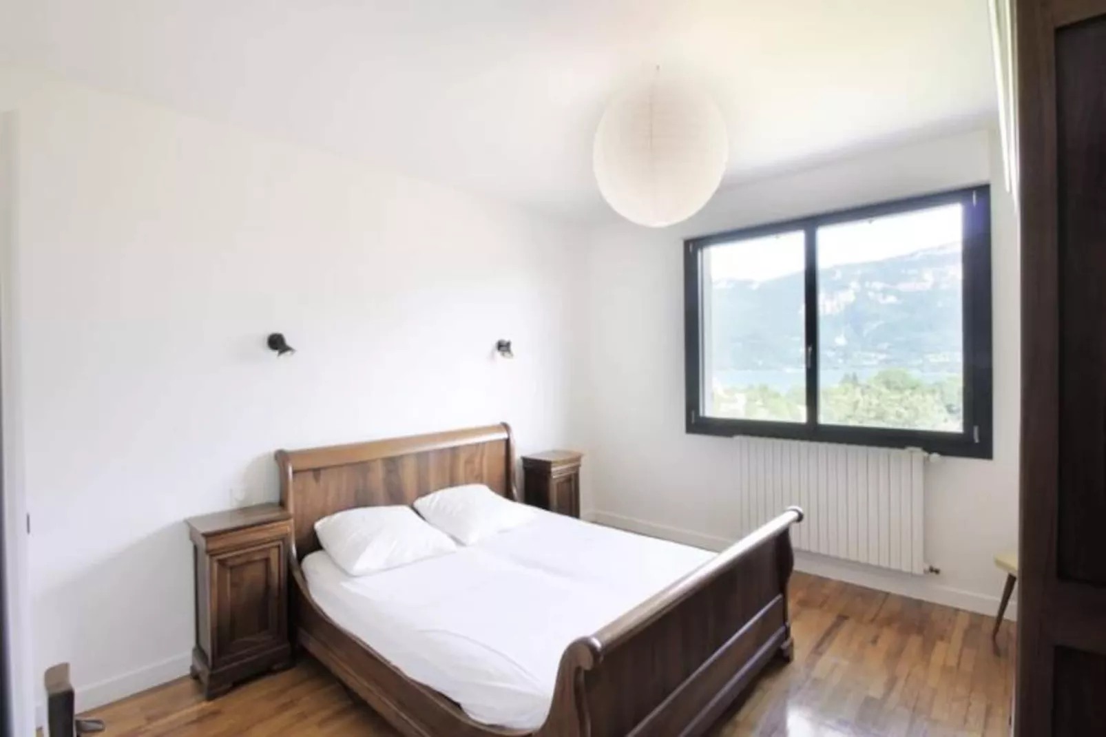 Belle Villa Sur Les Coteaux Du Lac D'aiguebelette!