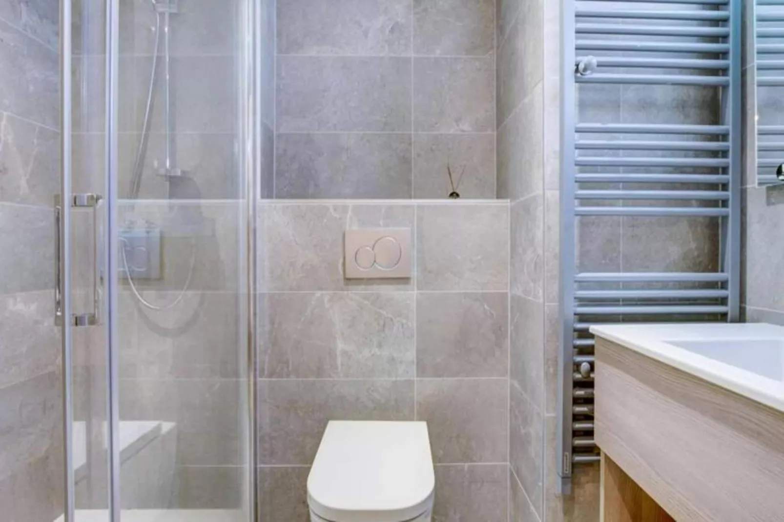 Résidence Frenes Hauts-Badkamer