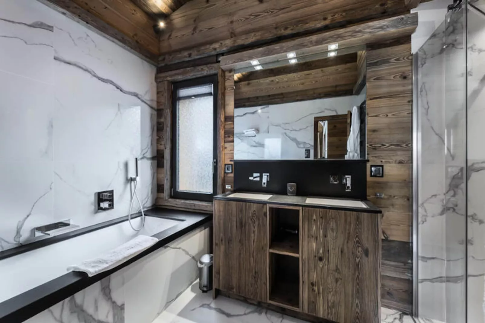 Chalet Lamartine-Image-tags.