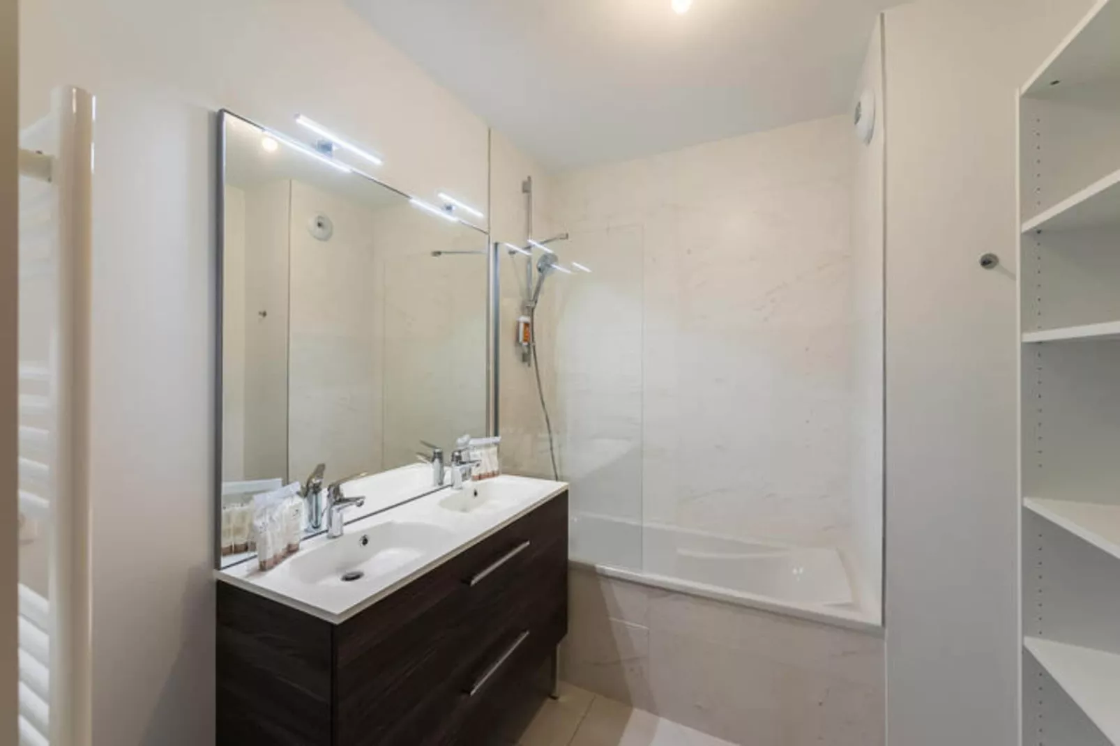 Résidence Silver Lodge - C-Badkamer