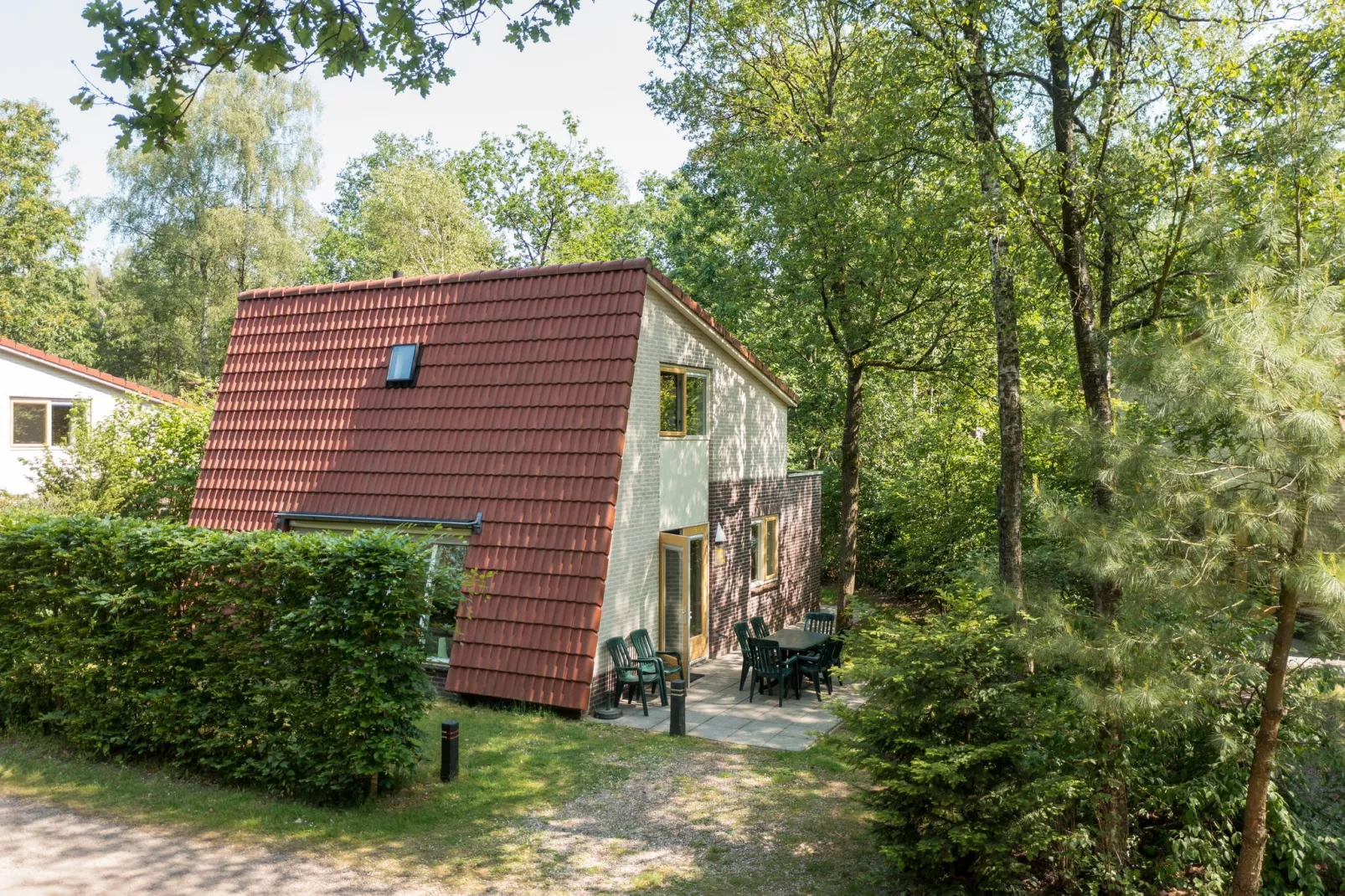 Bungalowpark Hoenderloo 2-Buitenkant zomer