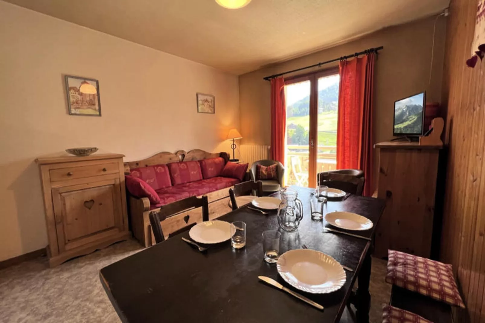 Appartements à La Clusaz-Eetkamer