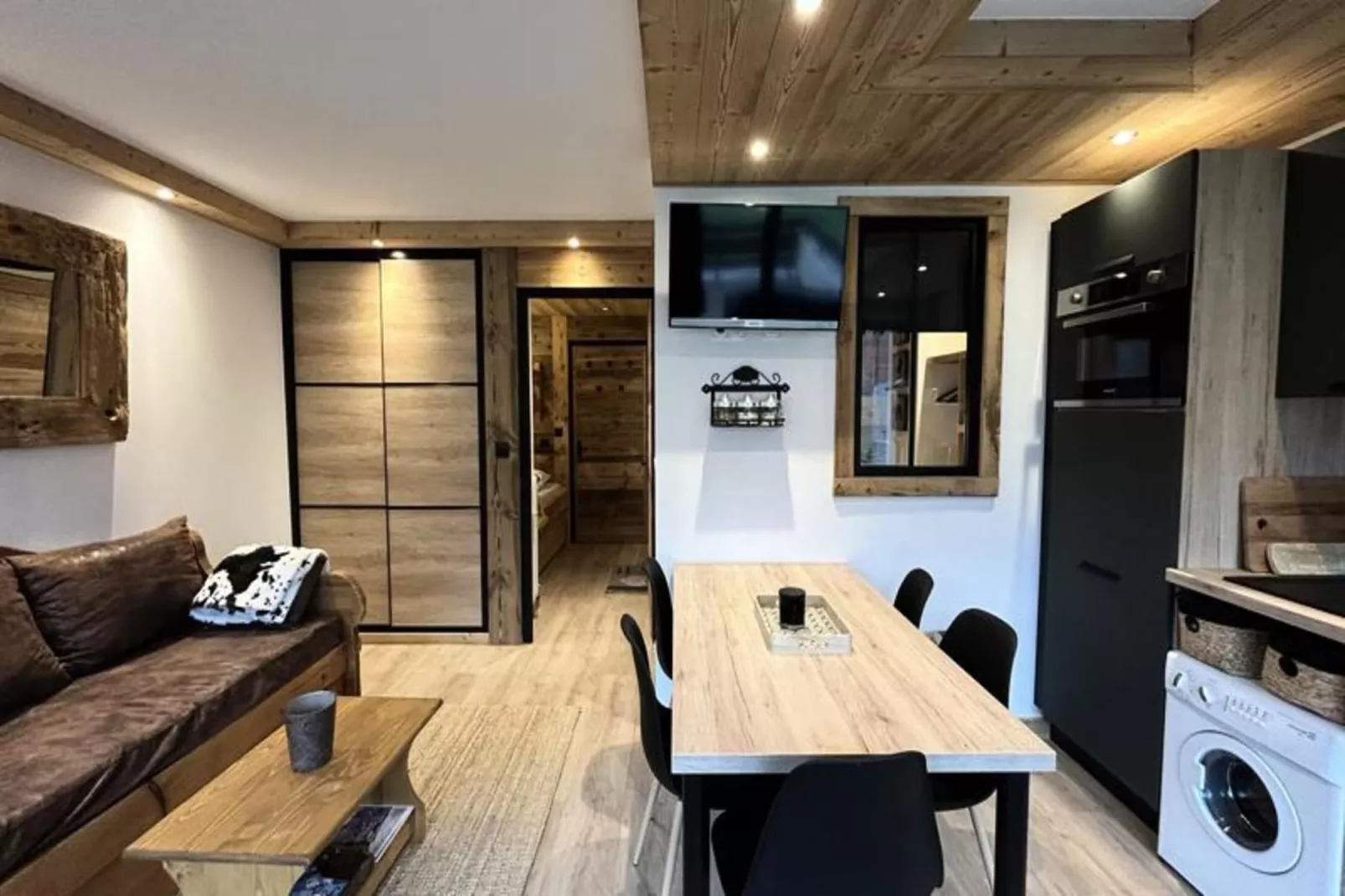 Résidence La Pointe Des Verres-Eetkamer