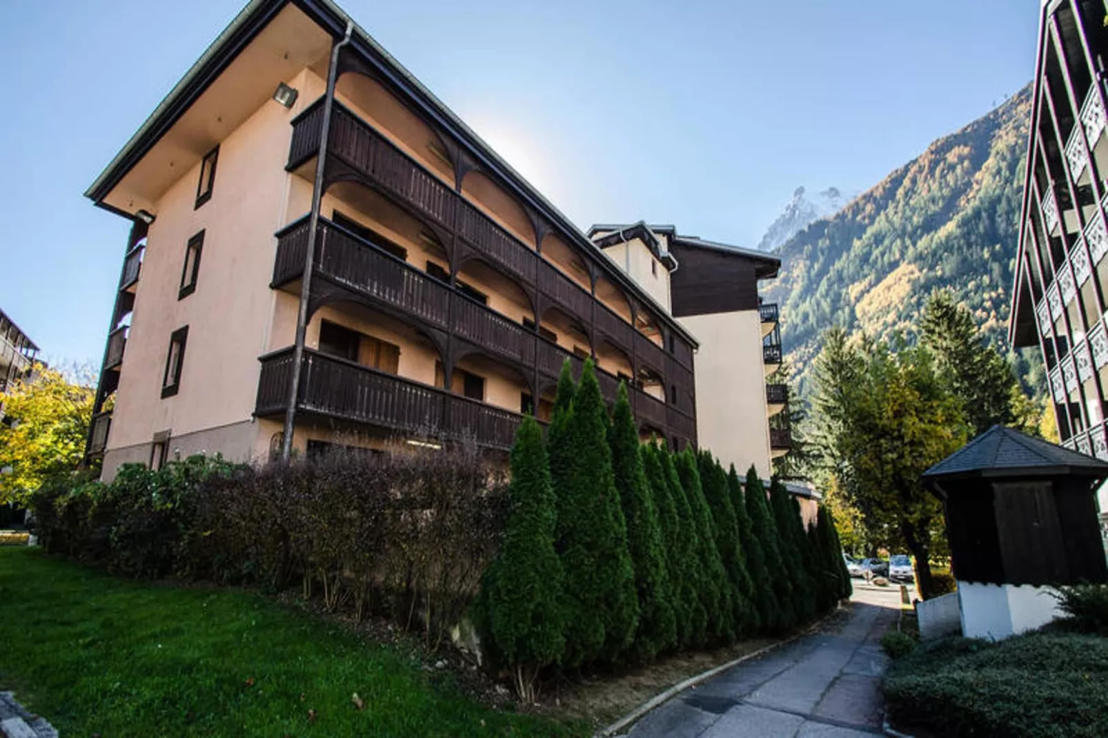 Résidence Jonquille-Buitenkant zomer