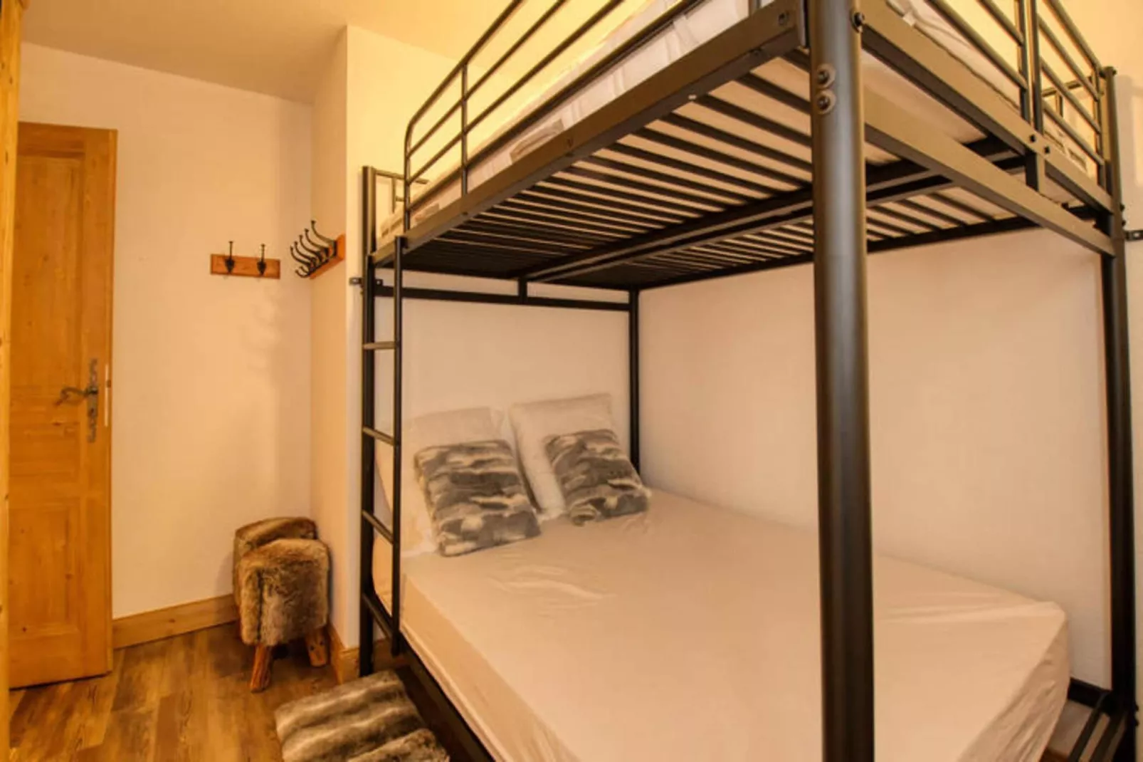 Résidence Jardin Alpin Bat B-Buitenkant zomer