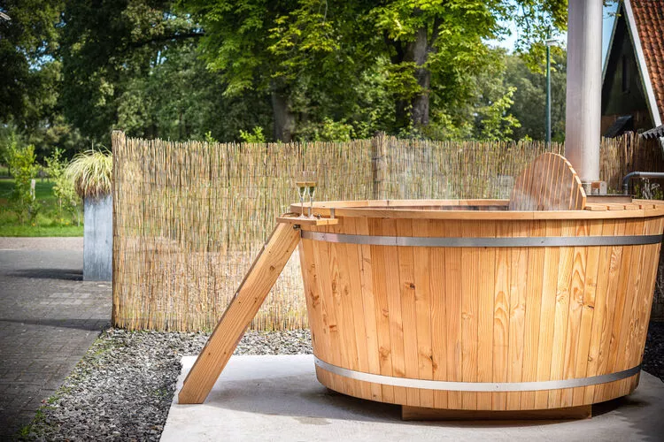 Design Farmers Barn Twente met Hottub-Sfeer