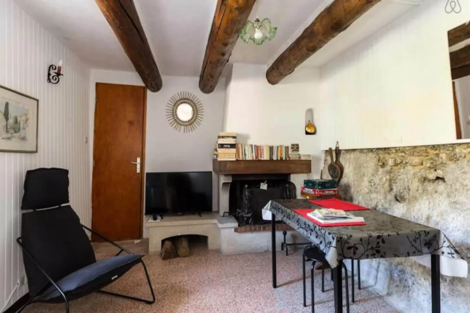 Coin De Paradis Sous Le Ch&acirc;teau Des &eacute;v&ecirc;ques-Image-tags.