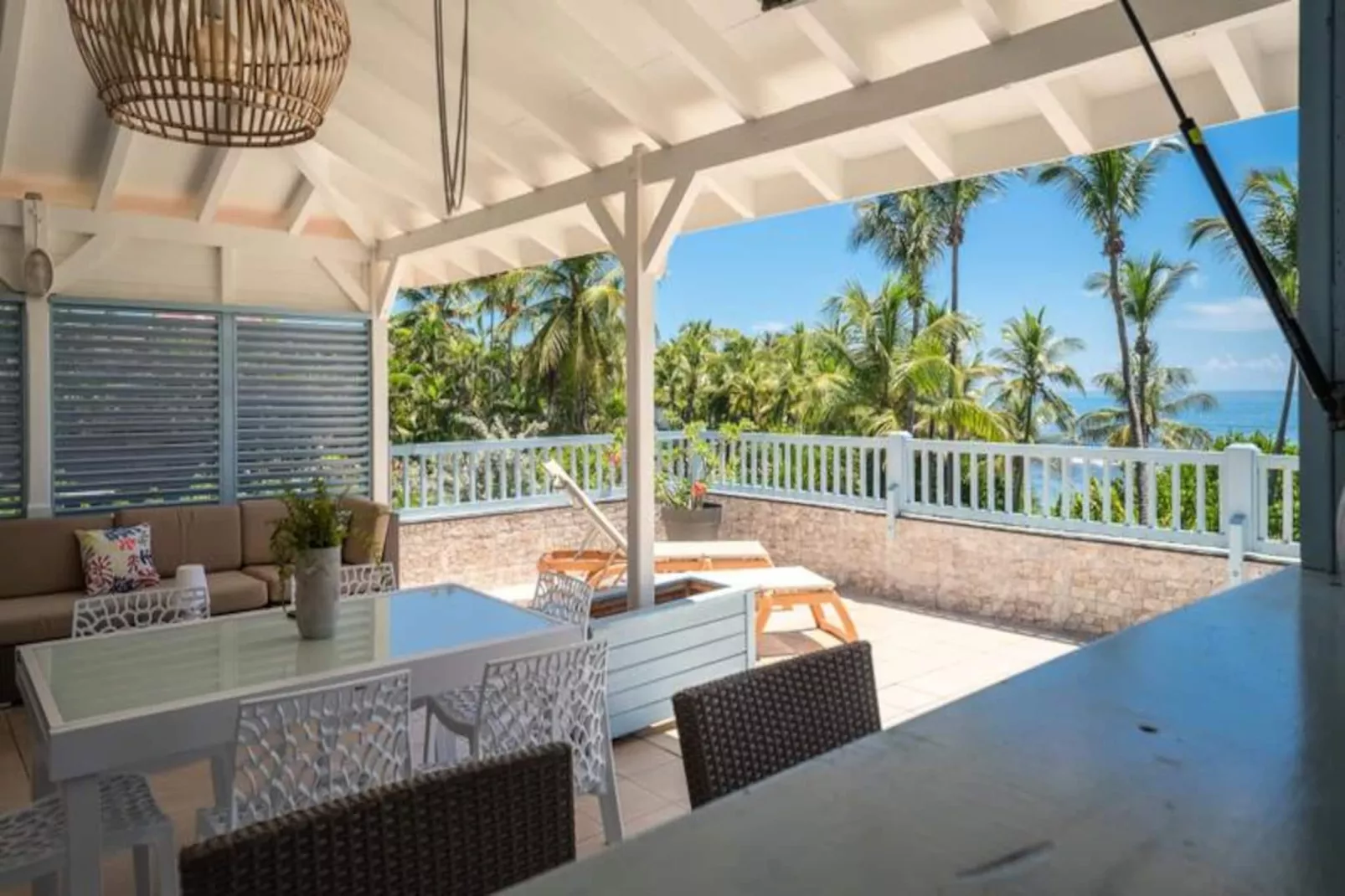 Villa Blue Horizon-Image-tags.