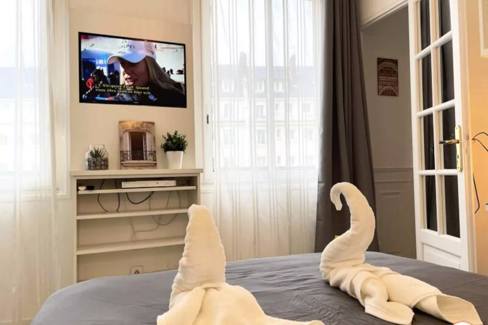 ✨ Le Palais Des Glaces - Hypercentre - Port-Image-tags.