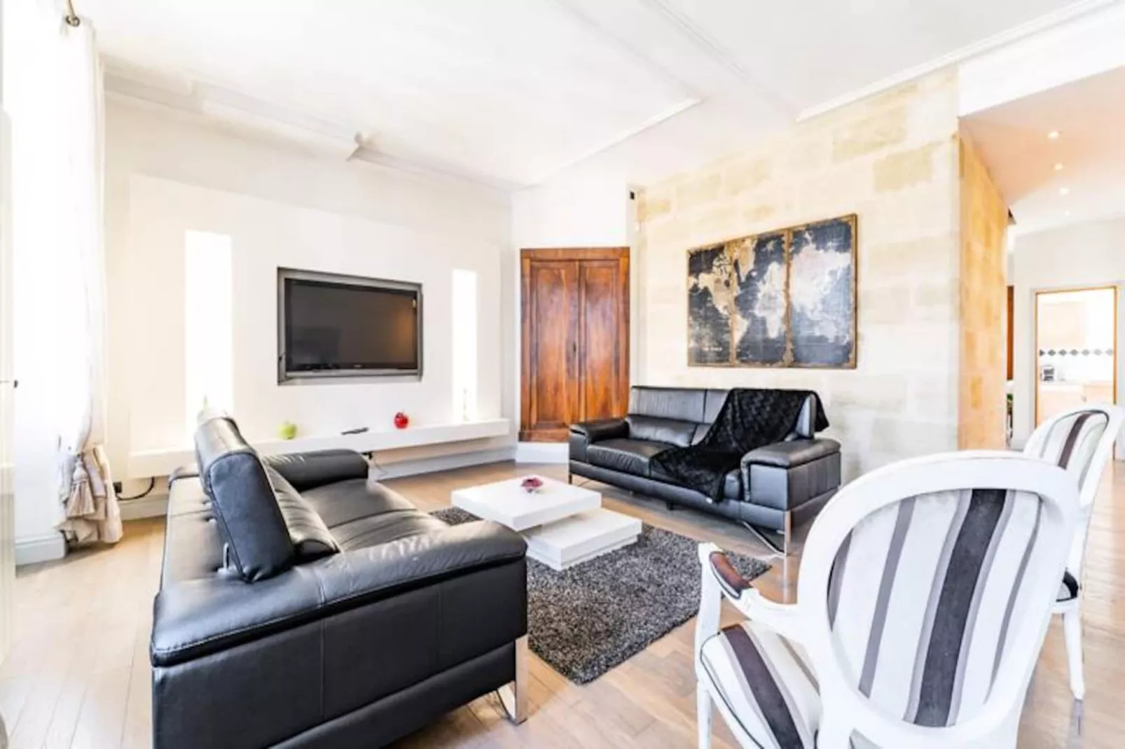 Magnifique Appartement De 160m&sup2; De 3 Chambres Quartier Saint-michel-Image-tags.