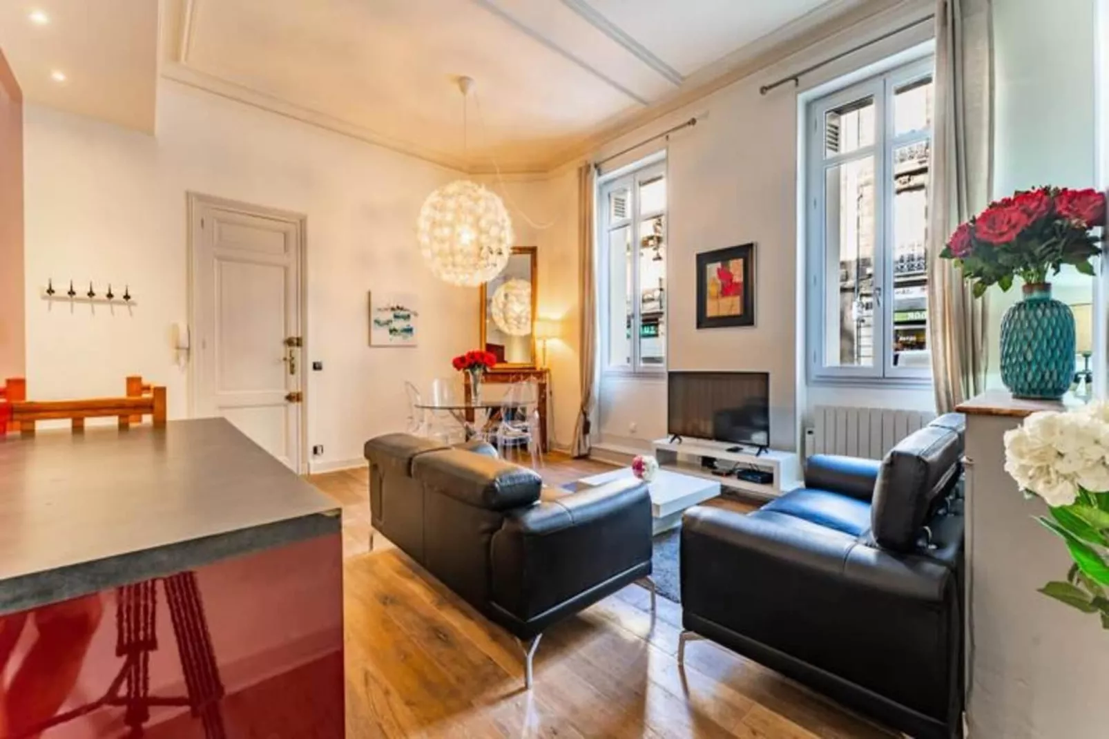 Magnifique  Appartement Au C&oelig;ur Du Quartier Historique Saint-michel-Sfeer