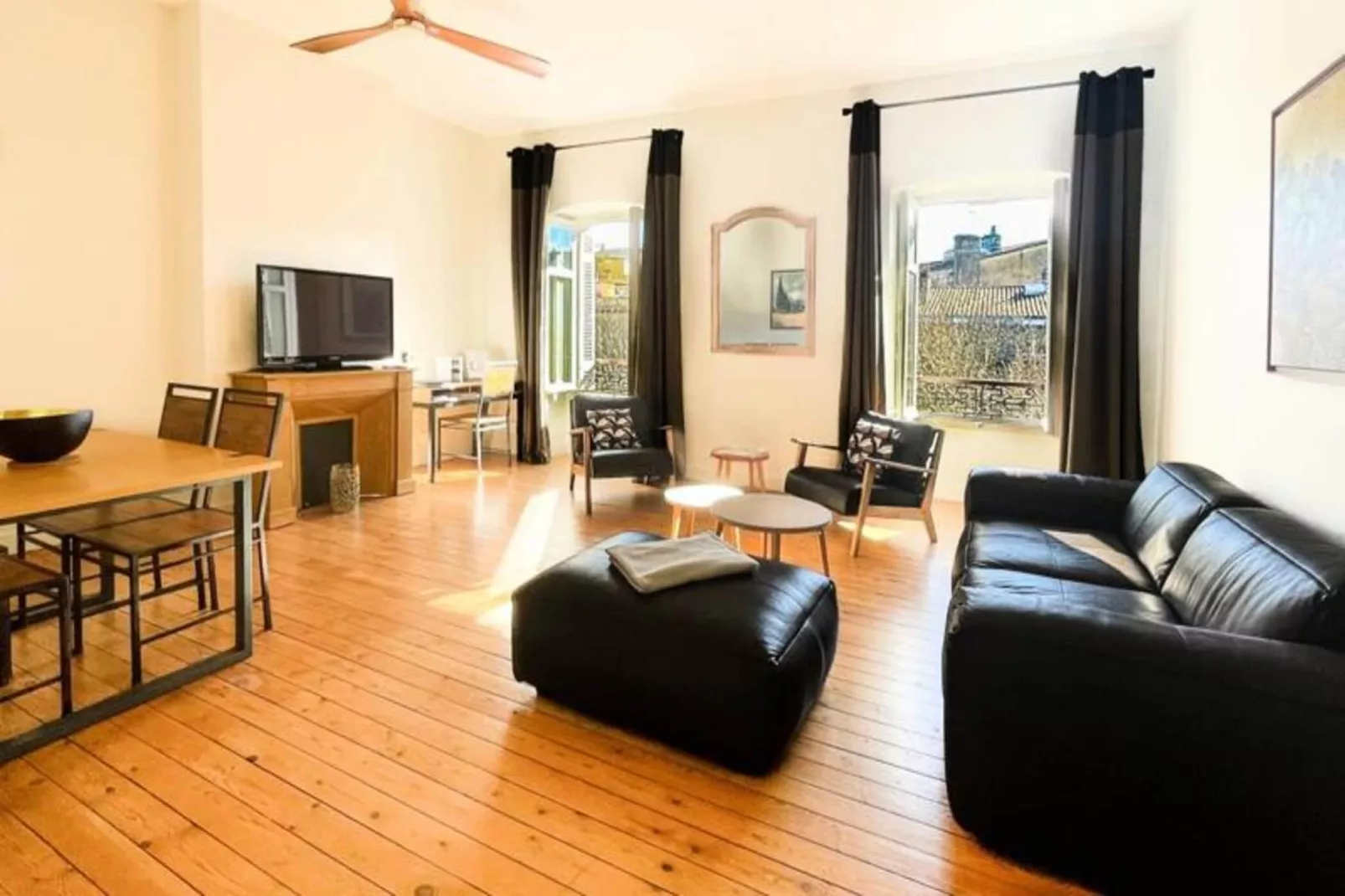 Magnifique Et Lumineux T3 De Charme Aux Quinconces Id&eacute;al Pour 4 Personnes-Buitenkant zomer