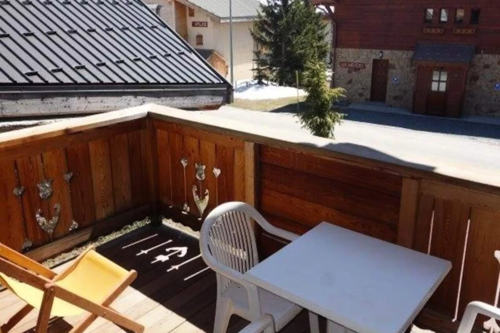 Chalet Alpina-Image-tags.