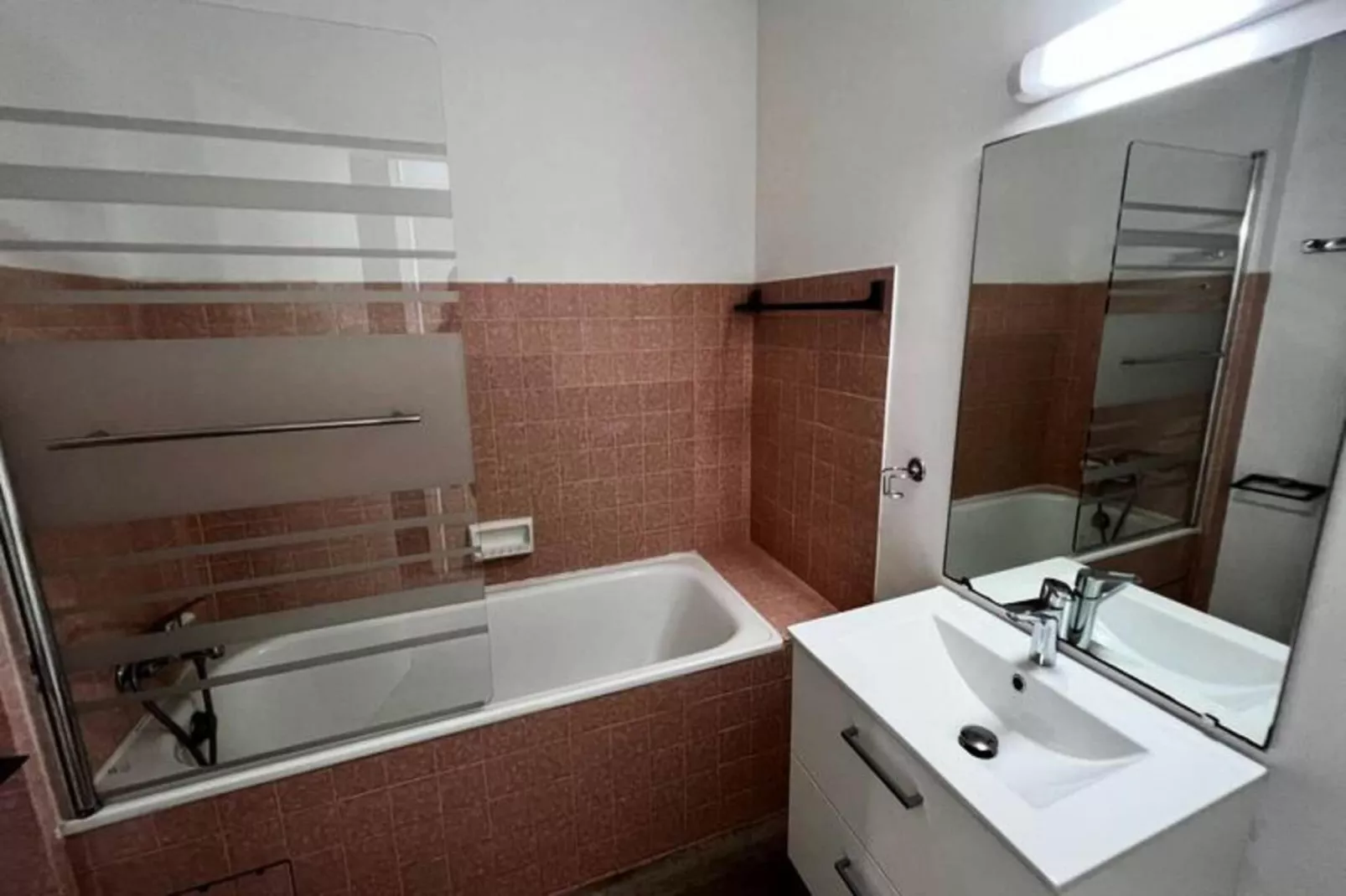 Résidence Dauphins-Badkamer