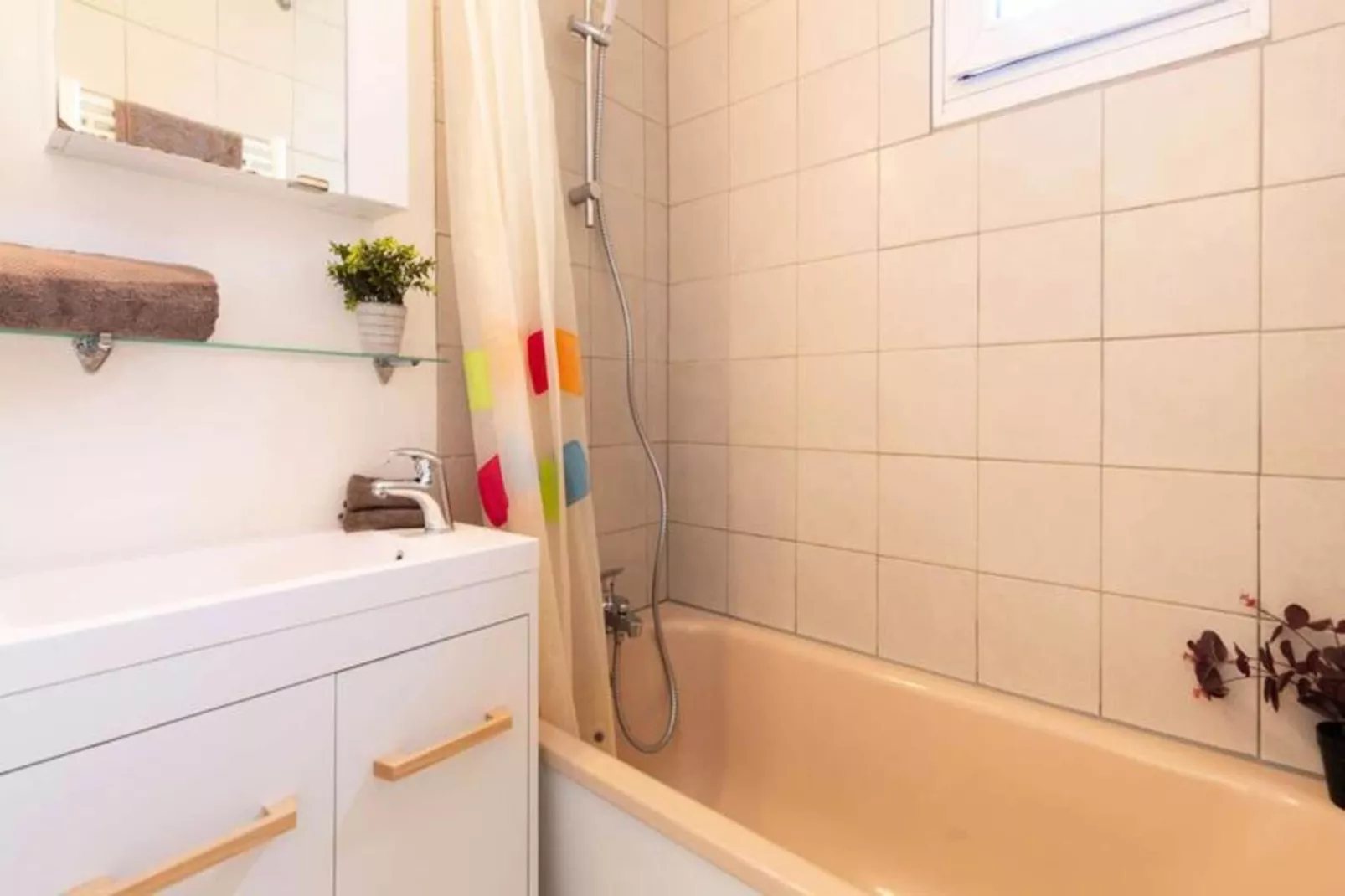 Résidence H.th.ii:bat.6-Badkamer