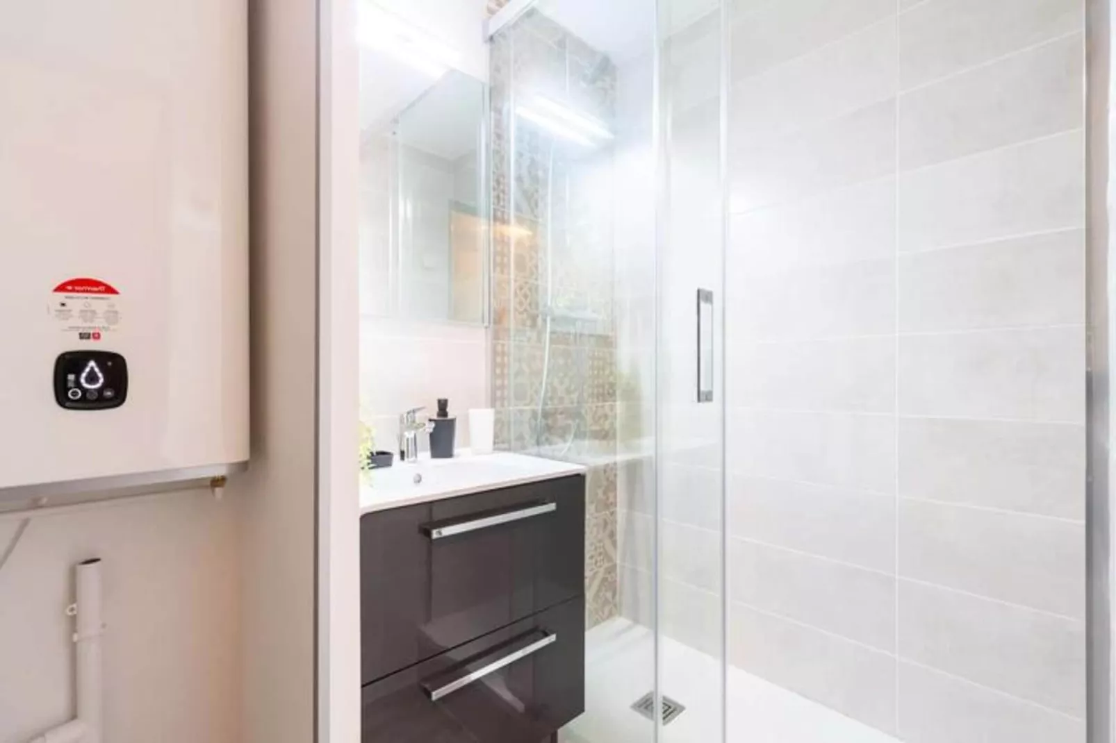 Résidence Aurette:neouvielle-Badkamer