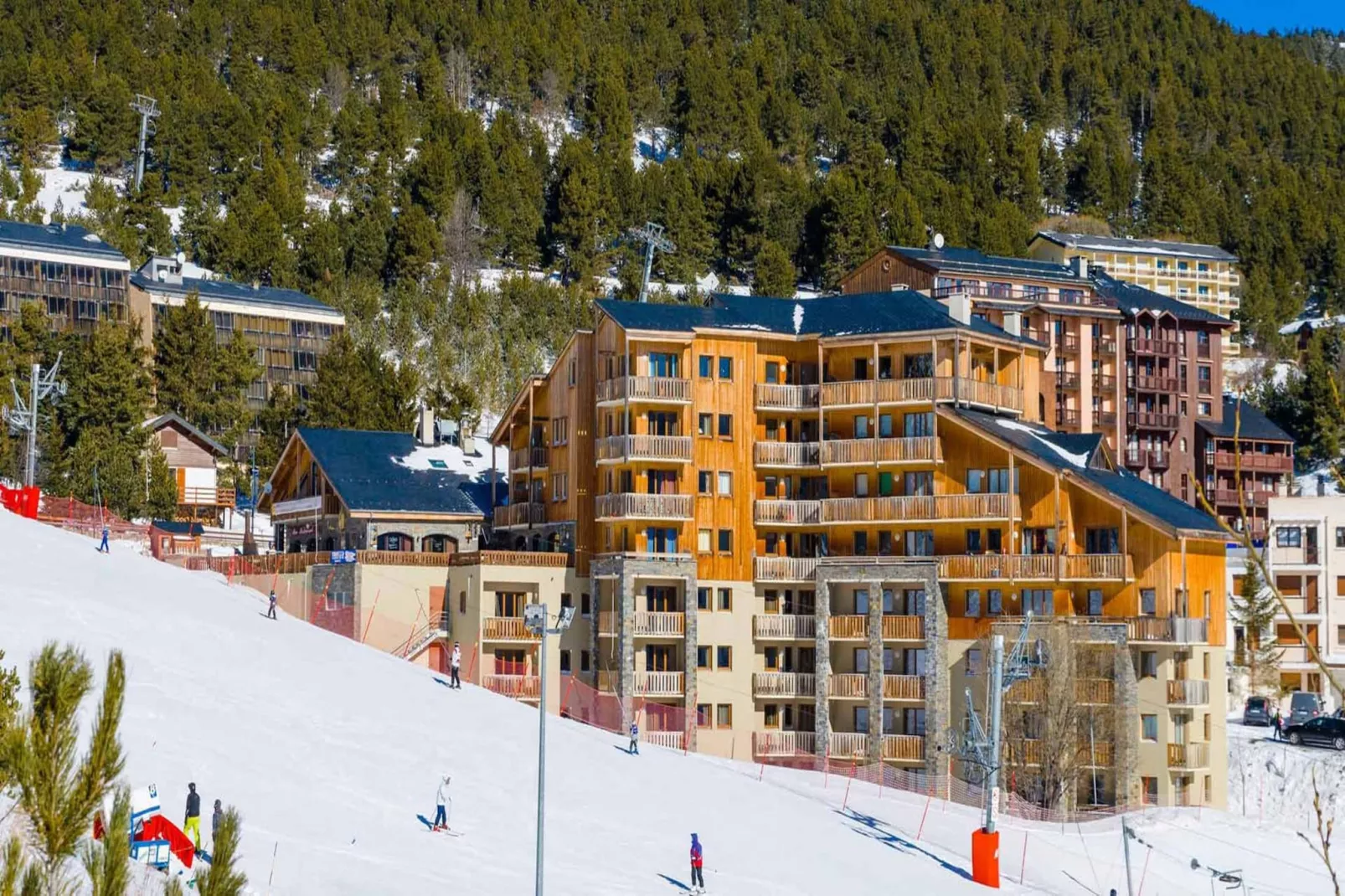 VVF Résidence Les Angles Pyrénées-Buitenkant zomer