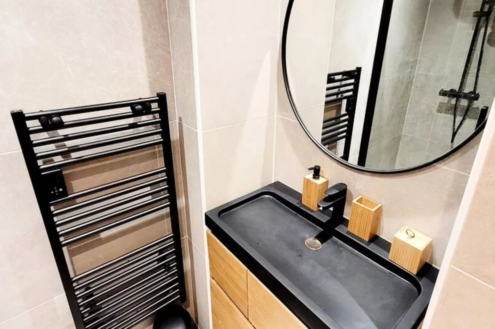 Résidence Le Bernascon-Badkamer