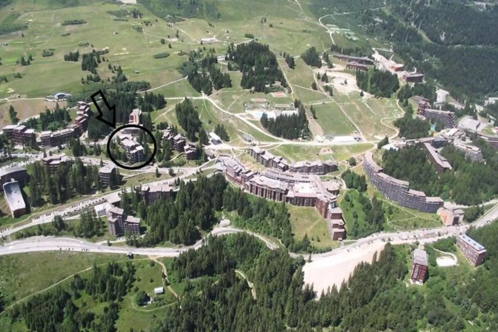 Résidence Miravidi-Buitenkant zomer