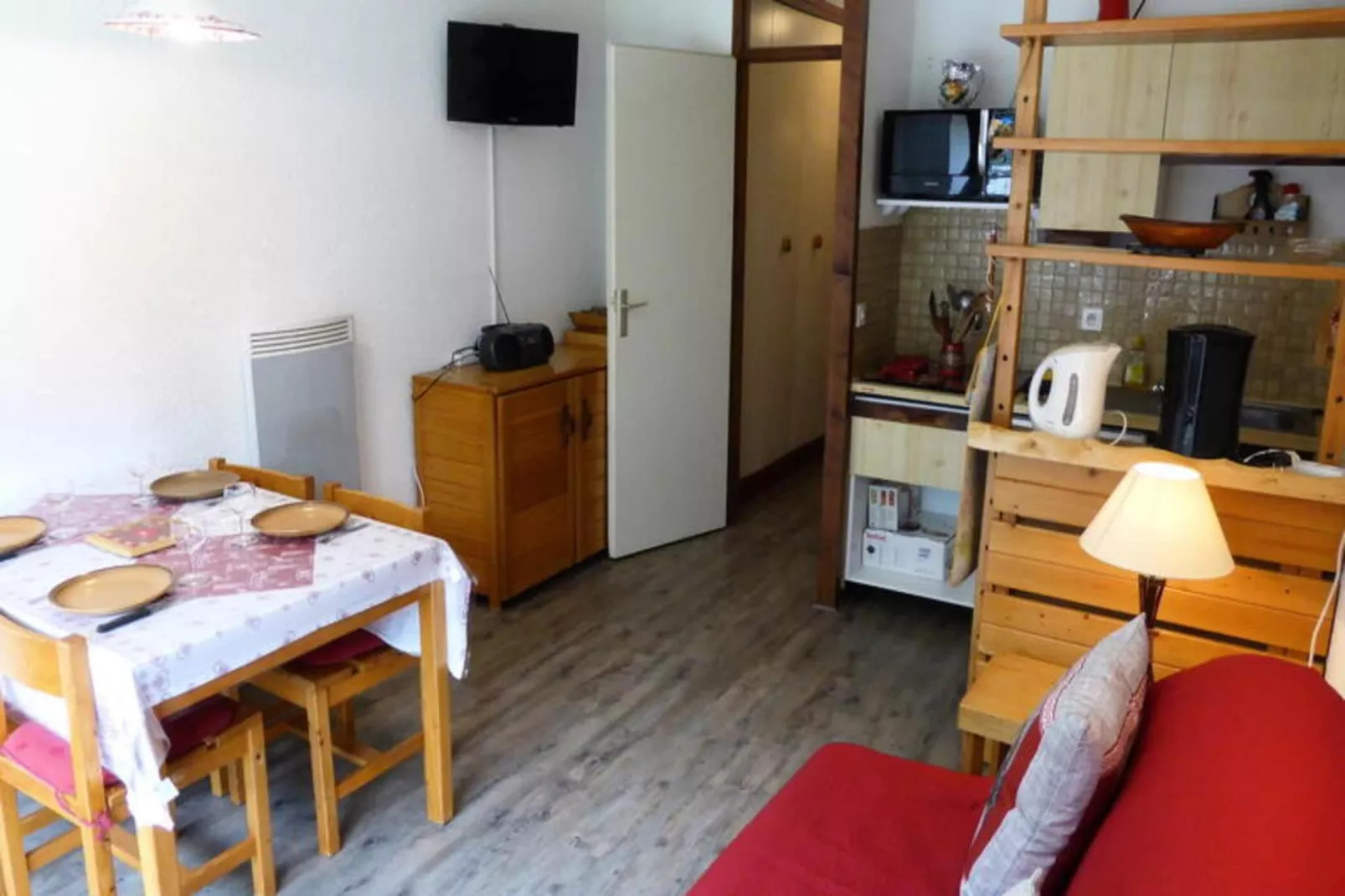 Résidence Le Brulaz-Buitenkant zomer